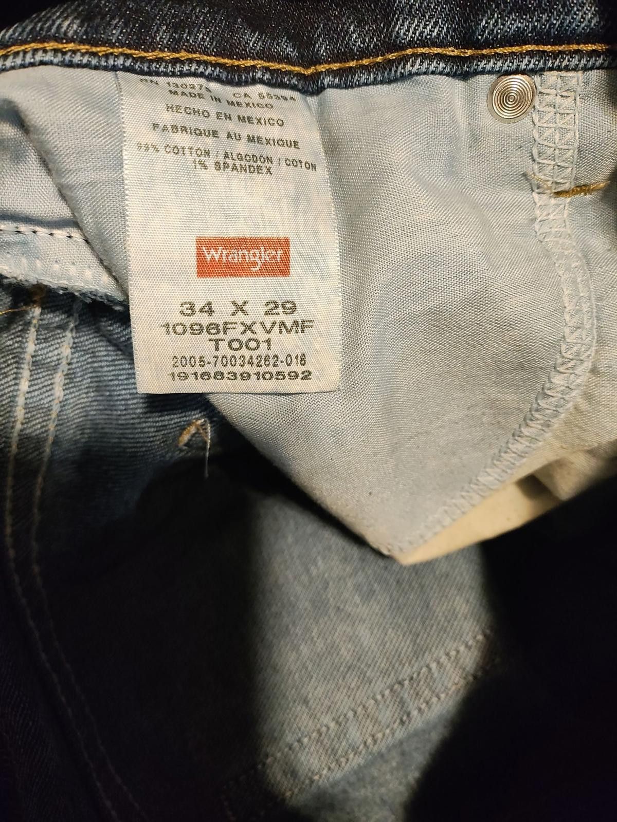 Wrangler Wrangler Authentic Denim Jeans for Men Size US 34 / EU 50 - 8 Thumbnail
