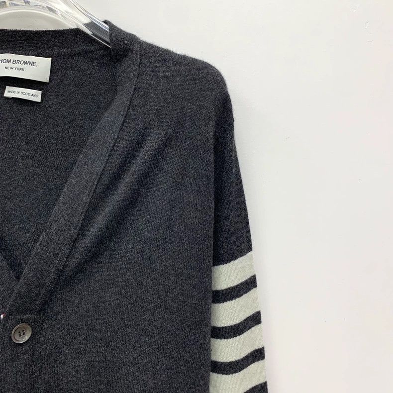 Thom Browne Thom browne Size1 Dark gray classic four-bar cashmere V-nec Size S / US 4 / IT 40 - 3 Thumbnail