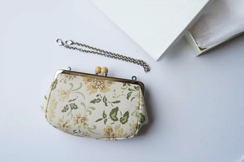 Kenzo KENZO size os Floating flower 2way hand purse Size ONE SIZE - 2 Thumbnail