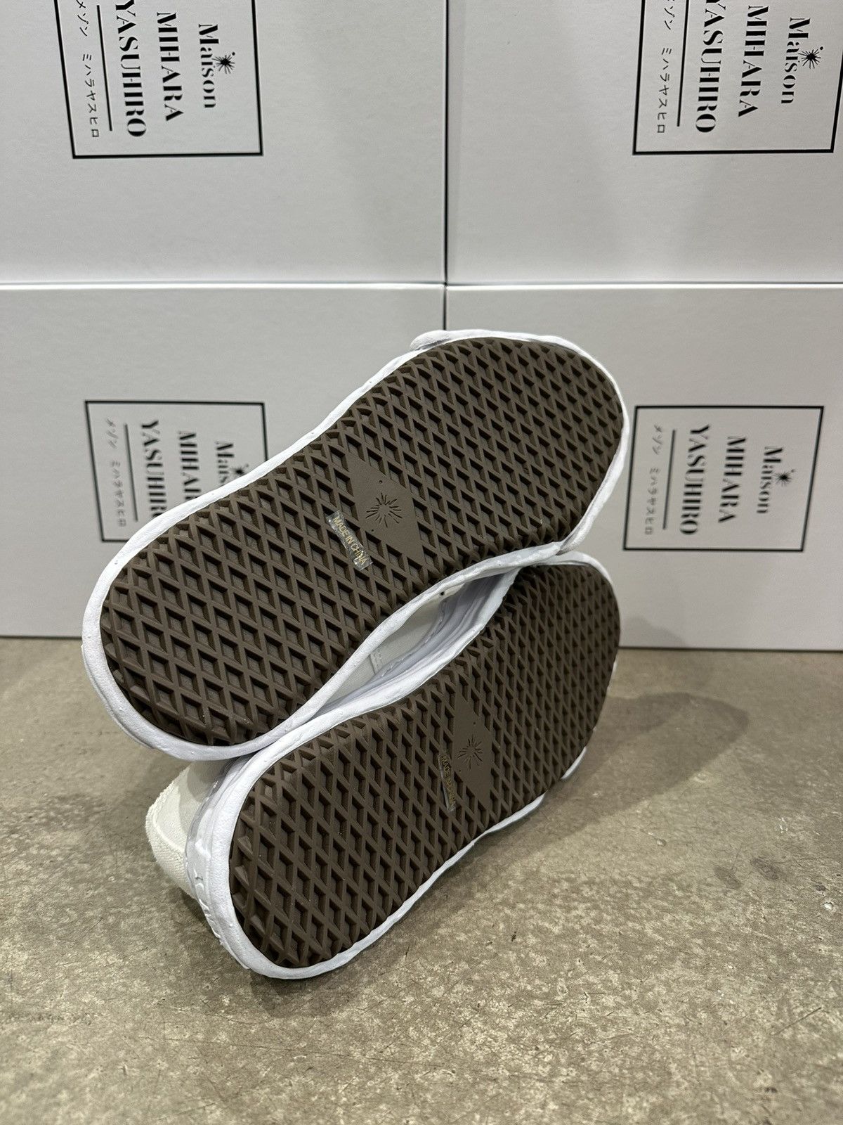 Maison MIHARA YASUHIRO MAISON MIHARA YASUHIRO - Hank Low White Sneakers Size US 7 / EU 40 - 5 Thumbnail