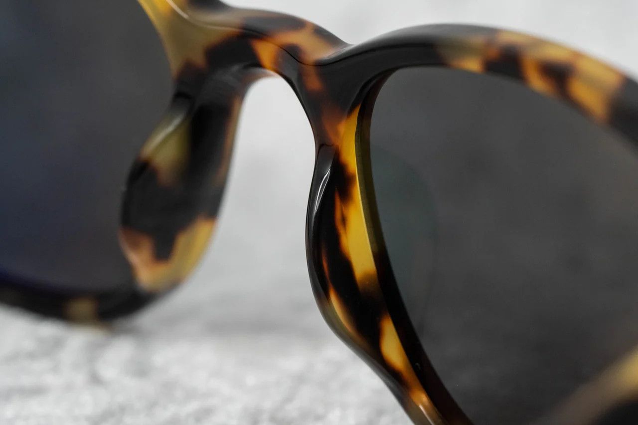 Ann Demeulemeester Ann Demeulemeester Sunglasses Rectangular Tortoise and Grey Size ONE SIZE - 9 Thumbnail