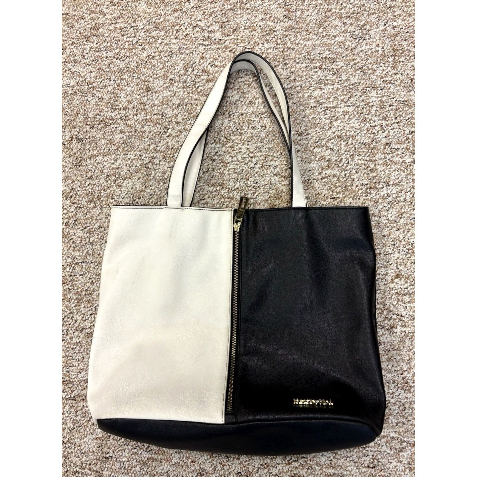 Kenneth Cole KENNETH COLE REACTION Purse Satchel Bag White & Black Zip - 25932 Satchel/Top Handle Bag Womens Luggage & Bags Size ONE SIZE - 4 Thumbnail