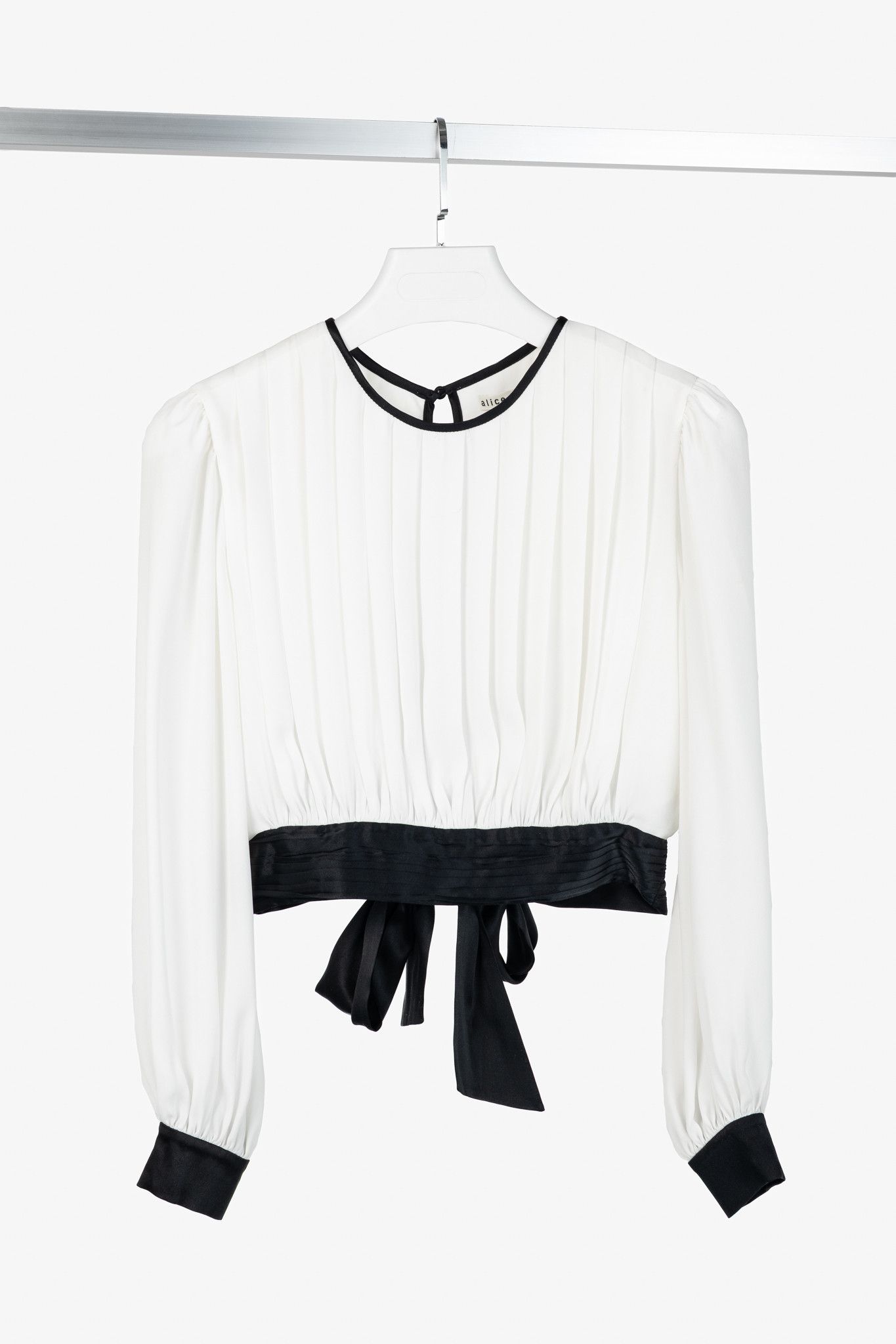 Alice + Olivia Alice + Olivia Dakota White Pleated Tie Waist Blouse Size S / US 4 / IT 40 - 1 Thumbnail