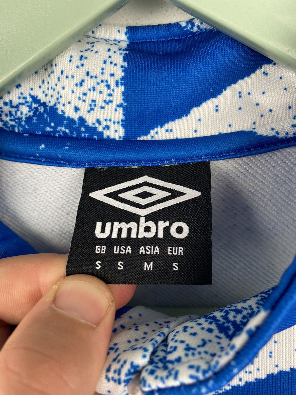 Umbro Huddersfield Town Soccer Jersey Training Top Barcelona PSG Size US S / EU 44-46 / 1 - 7 Thumbnail
