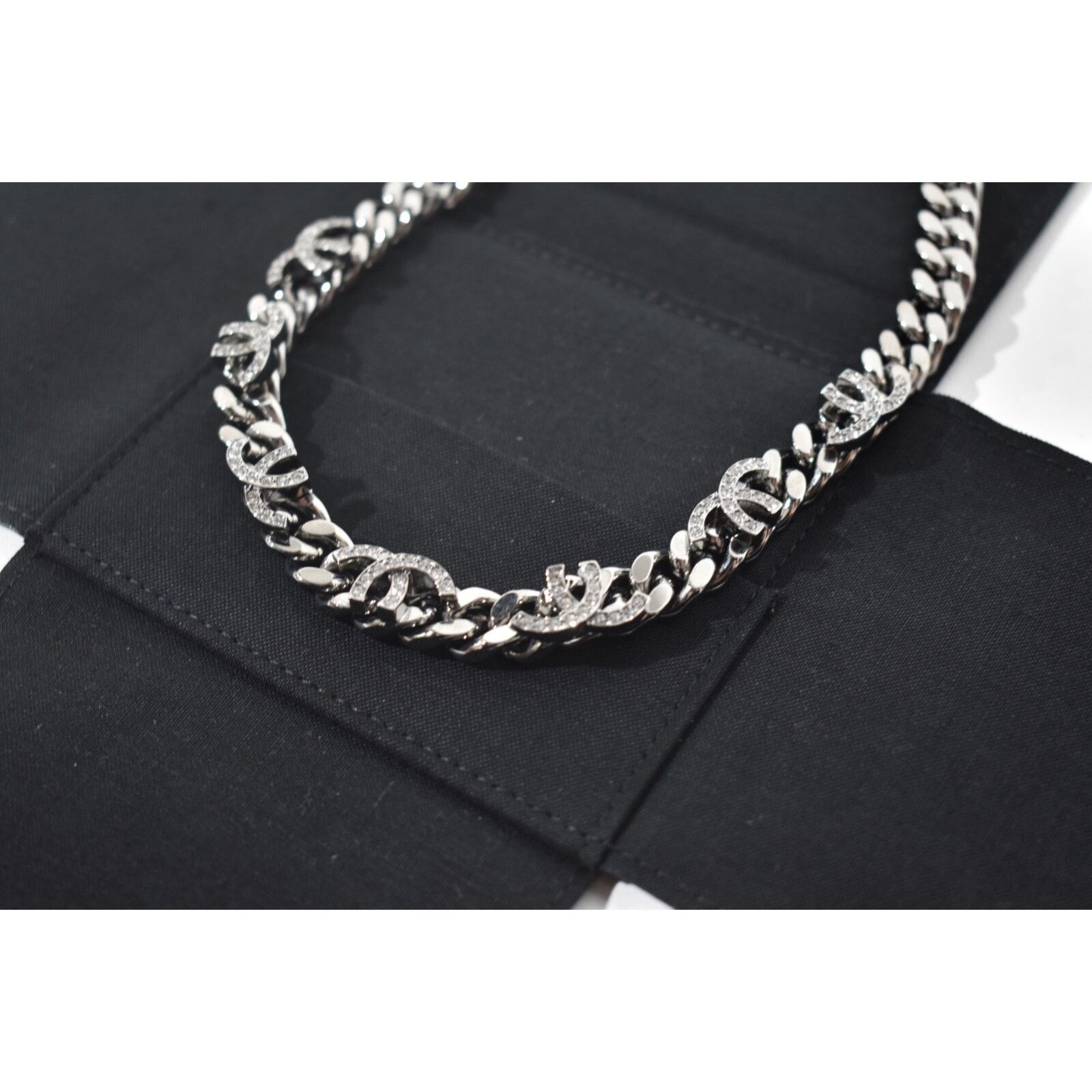 Chanel Chanel Cut Off Chain Cuban Link Crystal Choker Necklace Size ONE SIZE - 7 Thumbnail