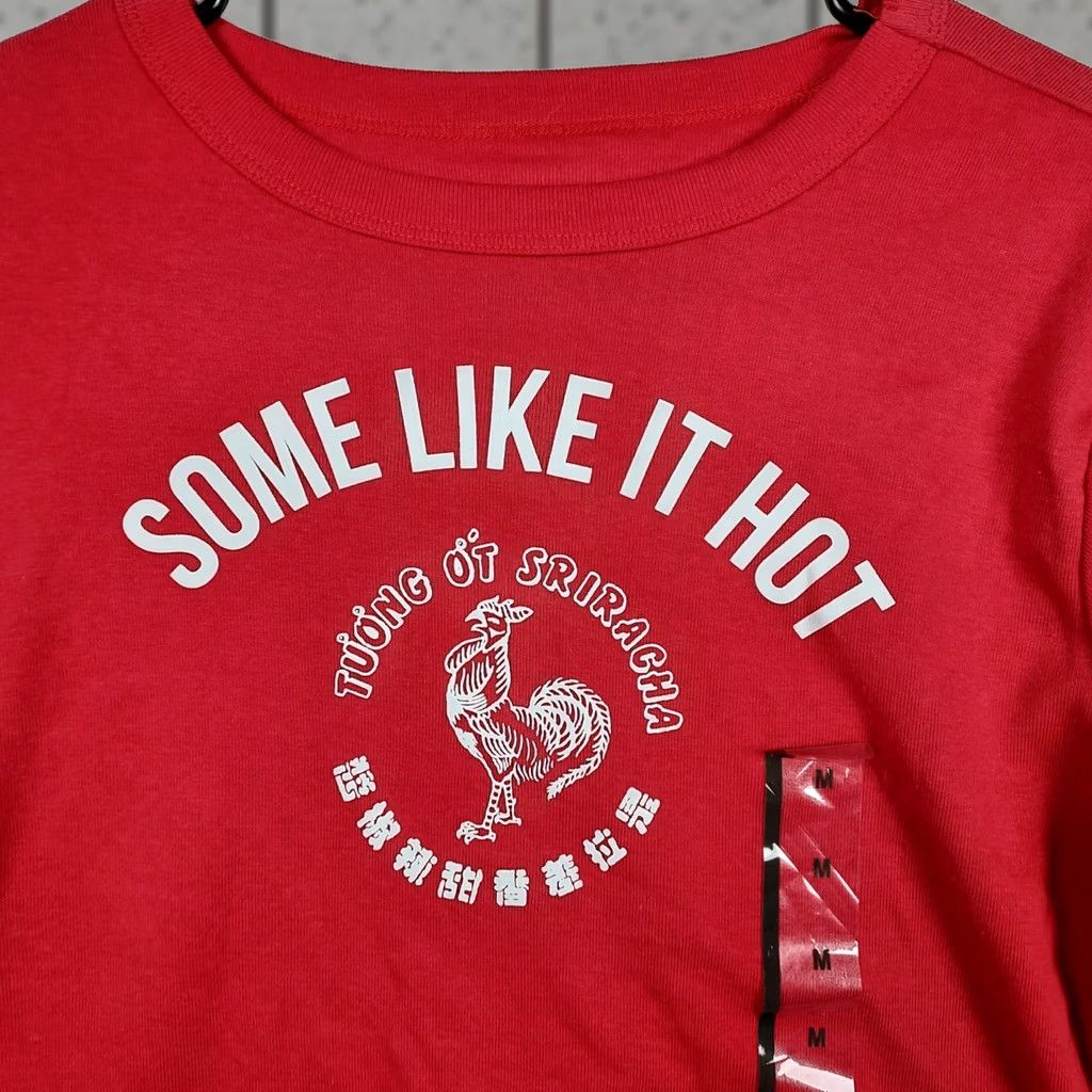 SOMET Sriracha Shirt Red Graphic Tee Size Medium Unisex Crew Neck Short Sleeve Cropped Spring Casual VINTAGE N/A Size M / US 6-8 / IT 42-44 - 1 Thumbnail