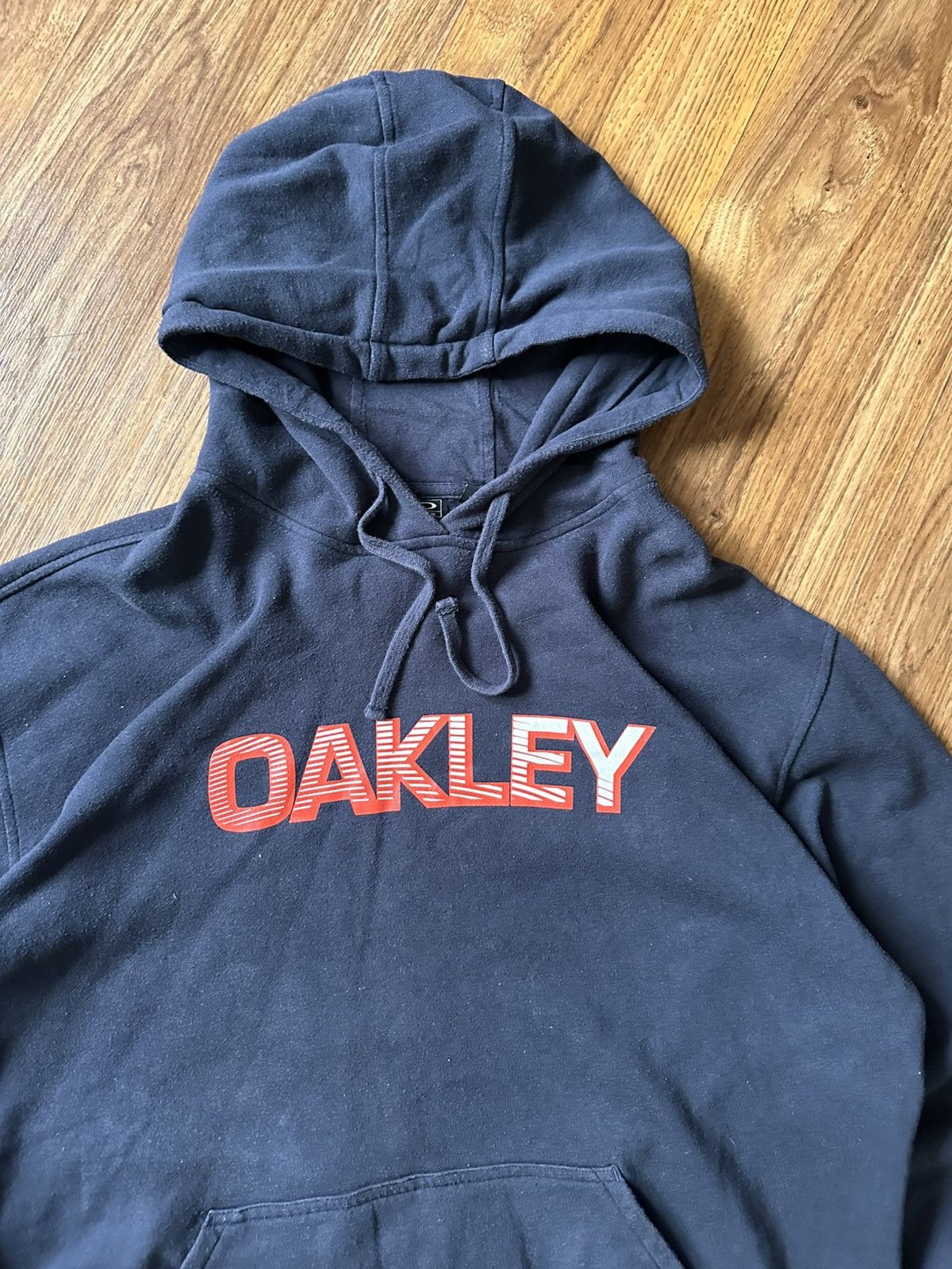 Oakley × Vintage Vintage Oakley Hoodie Big Logo Baggy Y2K Japanese 90s Size US XL / EU 56 / 4 - 2 Thumbnail