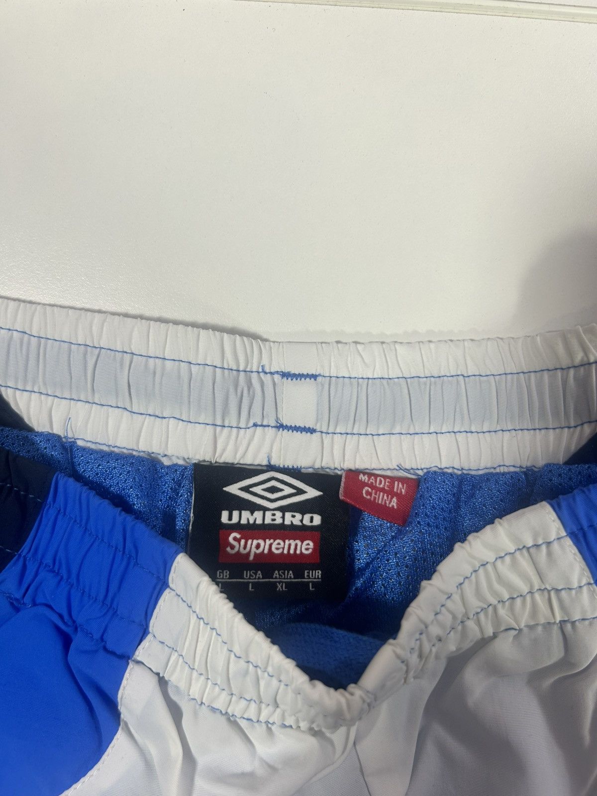 Umbro Rare Large mens Umbro Supreme full shell type track suit Size US L / EU 52-54 / 3 - 11 Thumbnail
