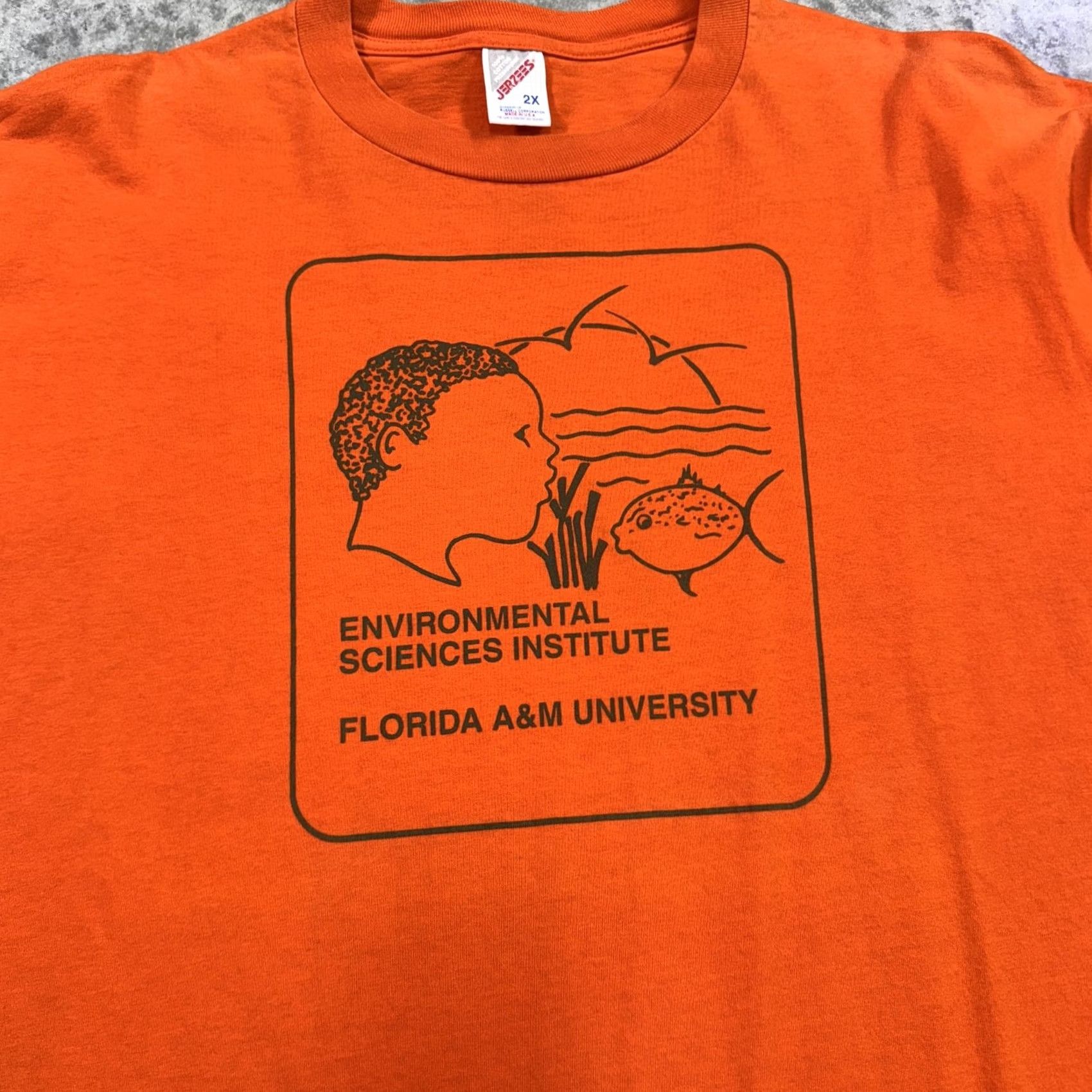 Jerzees VINTAGE Florida A&M University Shirt Mens 2XL Orange Cotton Short Sleeve Crew Neck Graphic Print Tee 90s University Mens Size US XXL / EU 58 / 5 - 3 Thumbnail