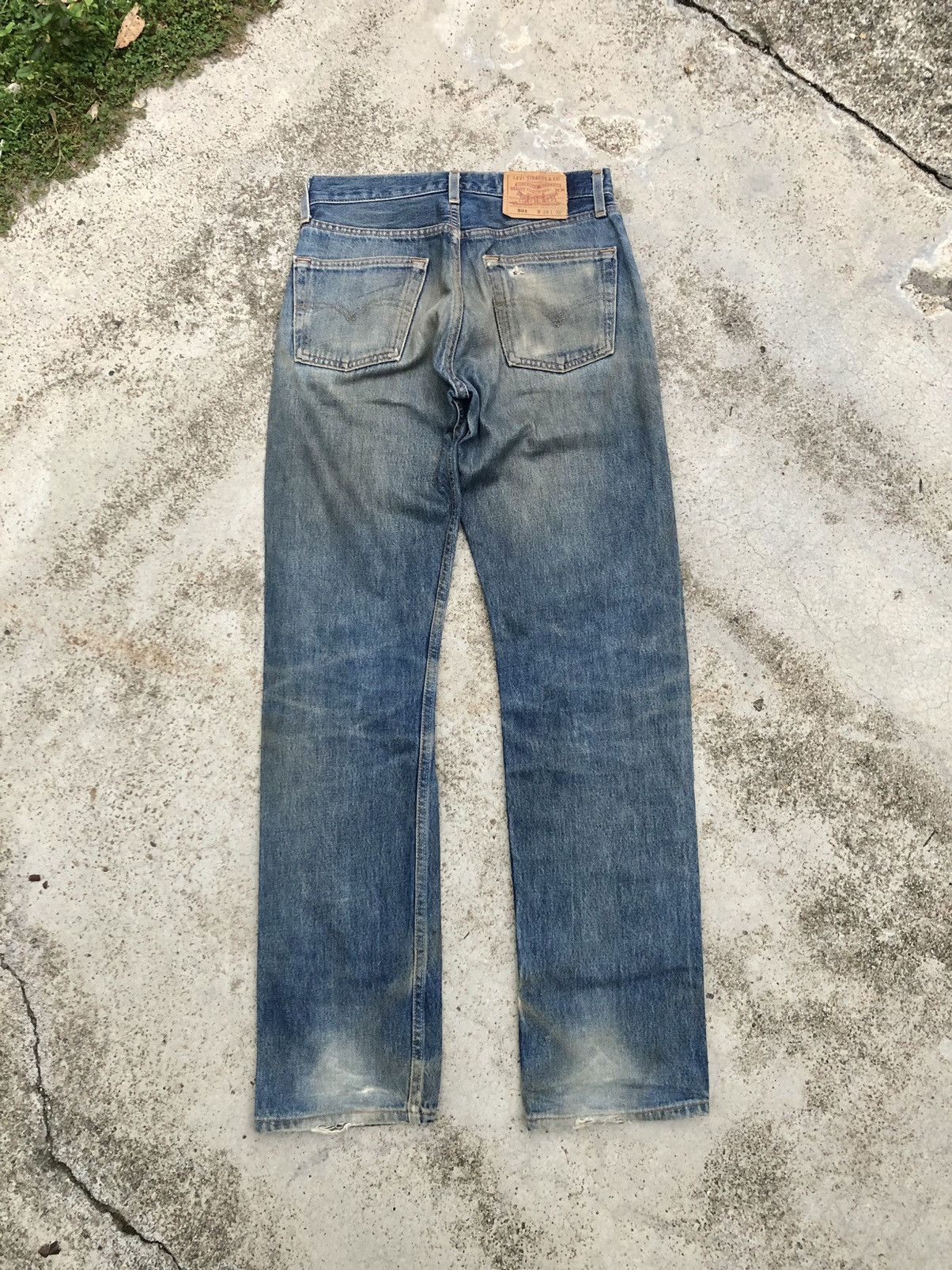 Levi's VINTAGE 90s LEVIS 501 DIRTY DISTRESSED DENIM Size US 28 / EU 44 - 7 Thumbnail