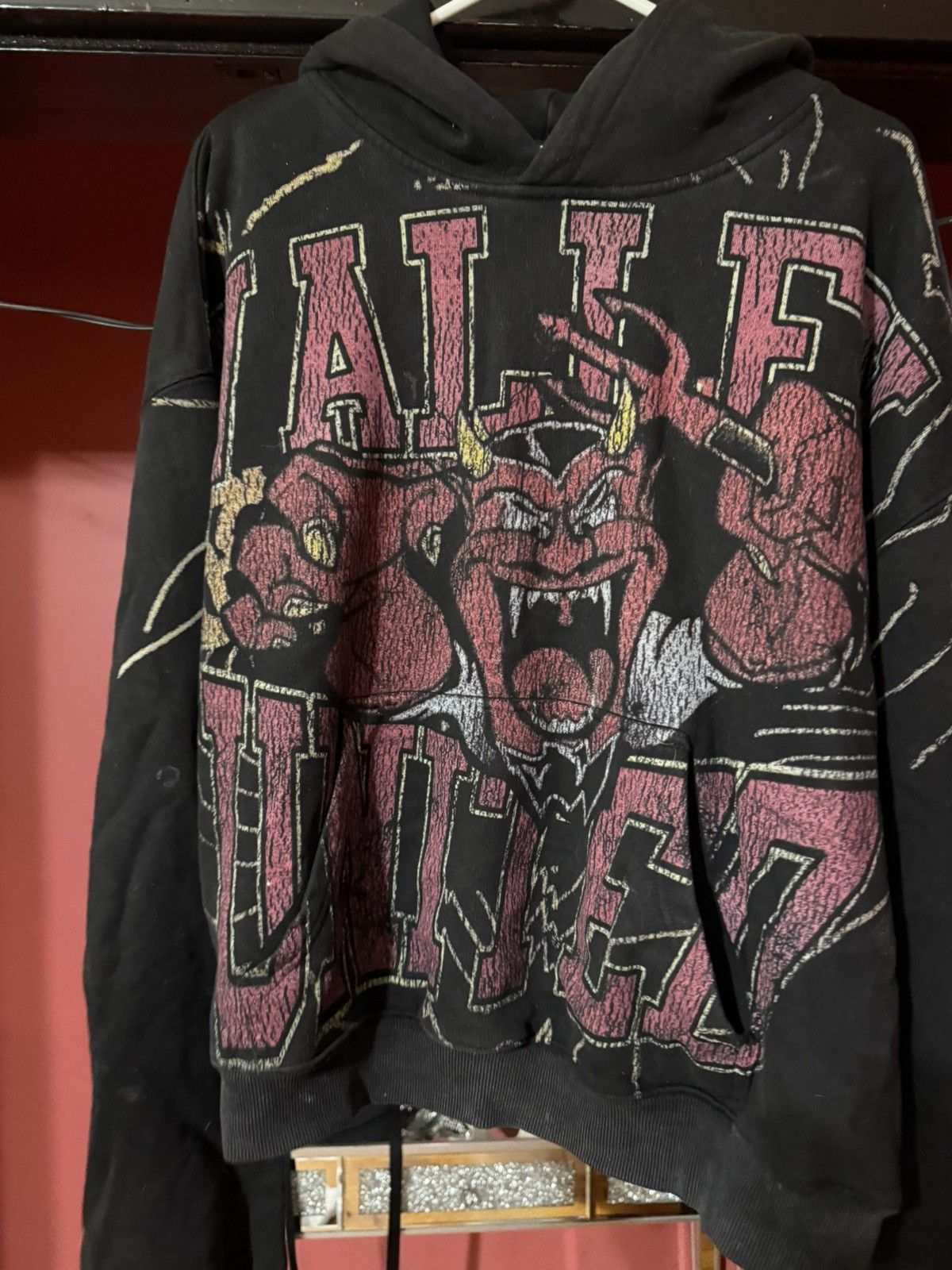Vale Vale Valley Mascot Hoodie Pullover Size XL Size US XL / EU 56 / 4 - 2 Thumbnail