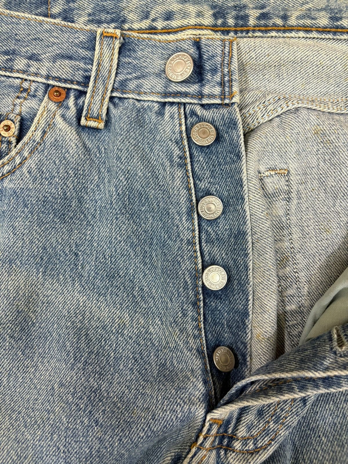 Levi's Vintage 90s Levis 501 Light Wash Distress Loose Baggy Jeans Size US 32 / EU 48 - 3 Thumbnail