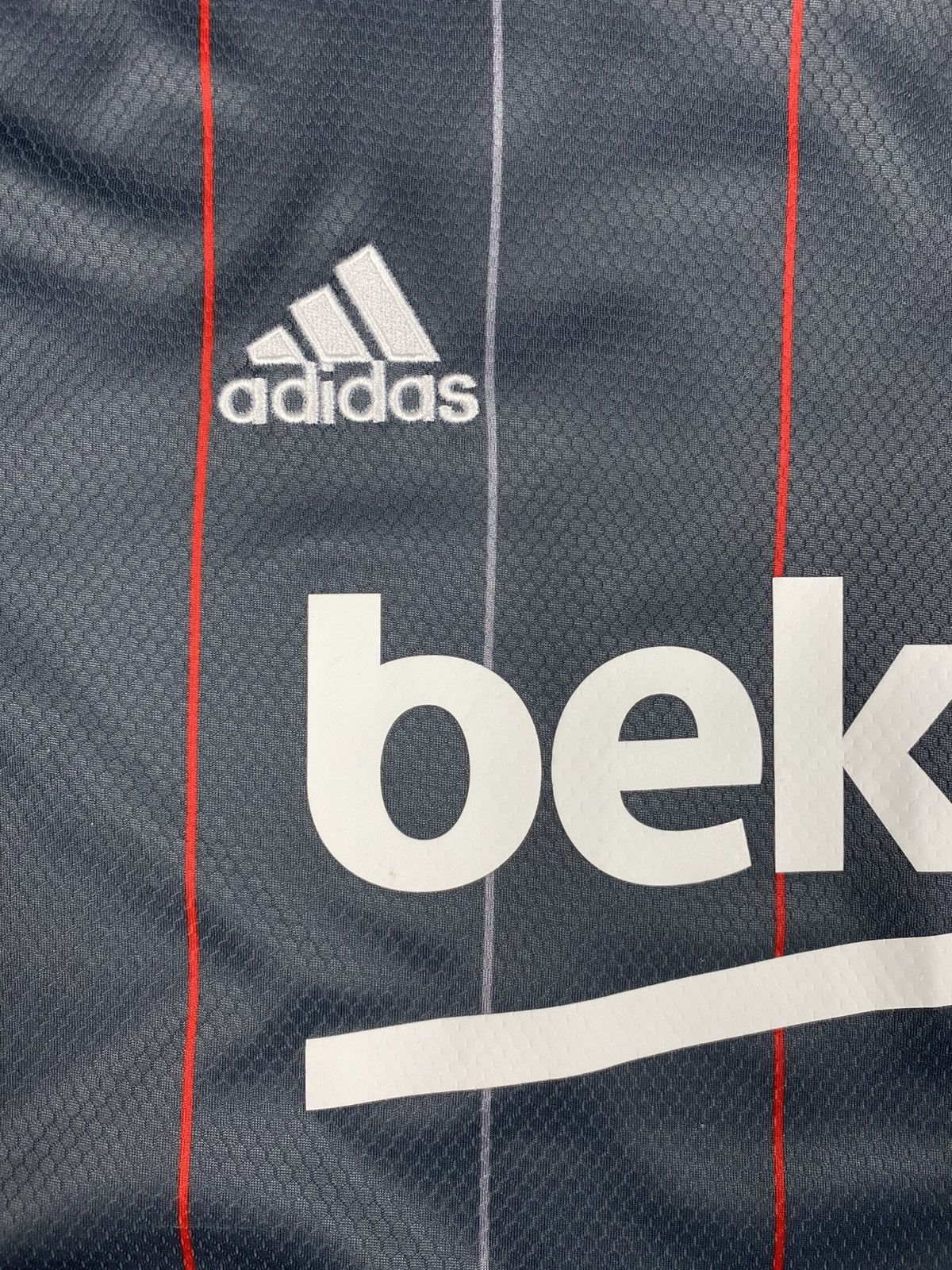 Adidas Adidas Beşiktaş 2021/22 Third Jersey #8 Güven Size US M / EU 48-50 / 2 - 6 Thumbnail