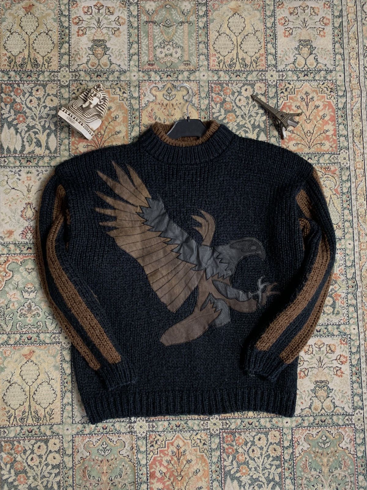 Vintage Street Scenes Korean sweater Eagle leather logo !