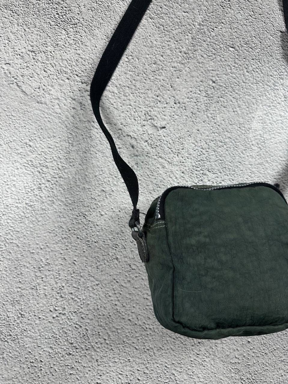 Japanese Brand Vintage Japan Messenger Sling Bag Distressed Y2K Faded Size ONE SIZE - 6 Thumbnail
