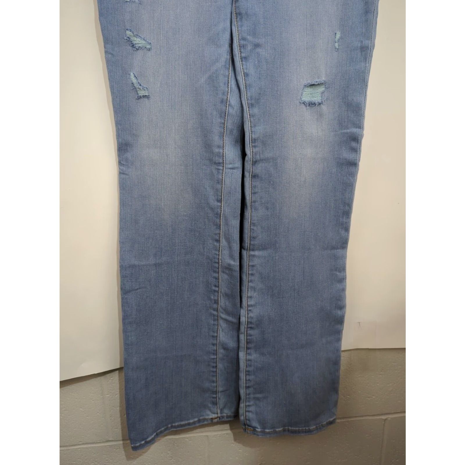 True Religion True Religion Jeans Becca 31 Mid Rise Bootcut Light Wash Denim Blue Stretch Womens Size 24" / US 00 / IT 34 - 7 Thumbnail