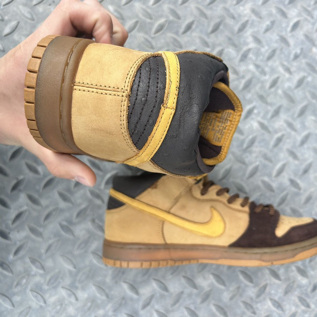 Nike Nike SB Dunk Mid Wheat Bronze 2006 Size US 8.5 / EU 41-42 - 6 Thumbnail