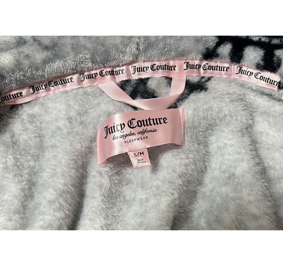 Juicy Couture Juicy Couture Gray Y2K Plush Hooded Robe Bathrobe Size S/M👑✨ Size ONE SIZE - 4 Thumbnail