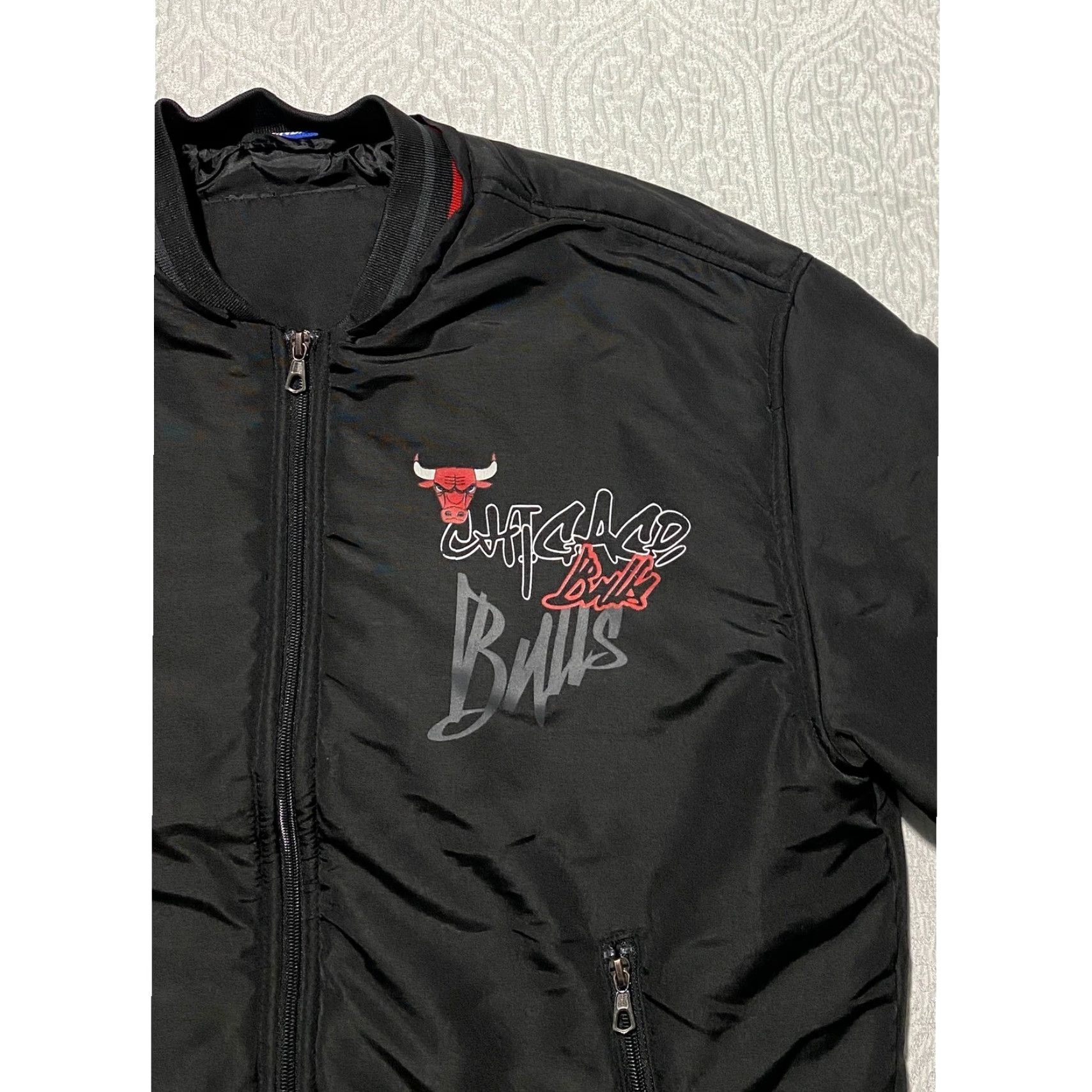 Vintage DeFacto NBA Chicago Bulls Bomber Jacket Mens Medium Black Red Full Zip Varsity Size US M / EU 48-50 / 2 - 2 Thumbnail