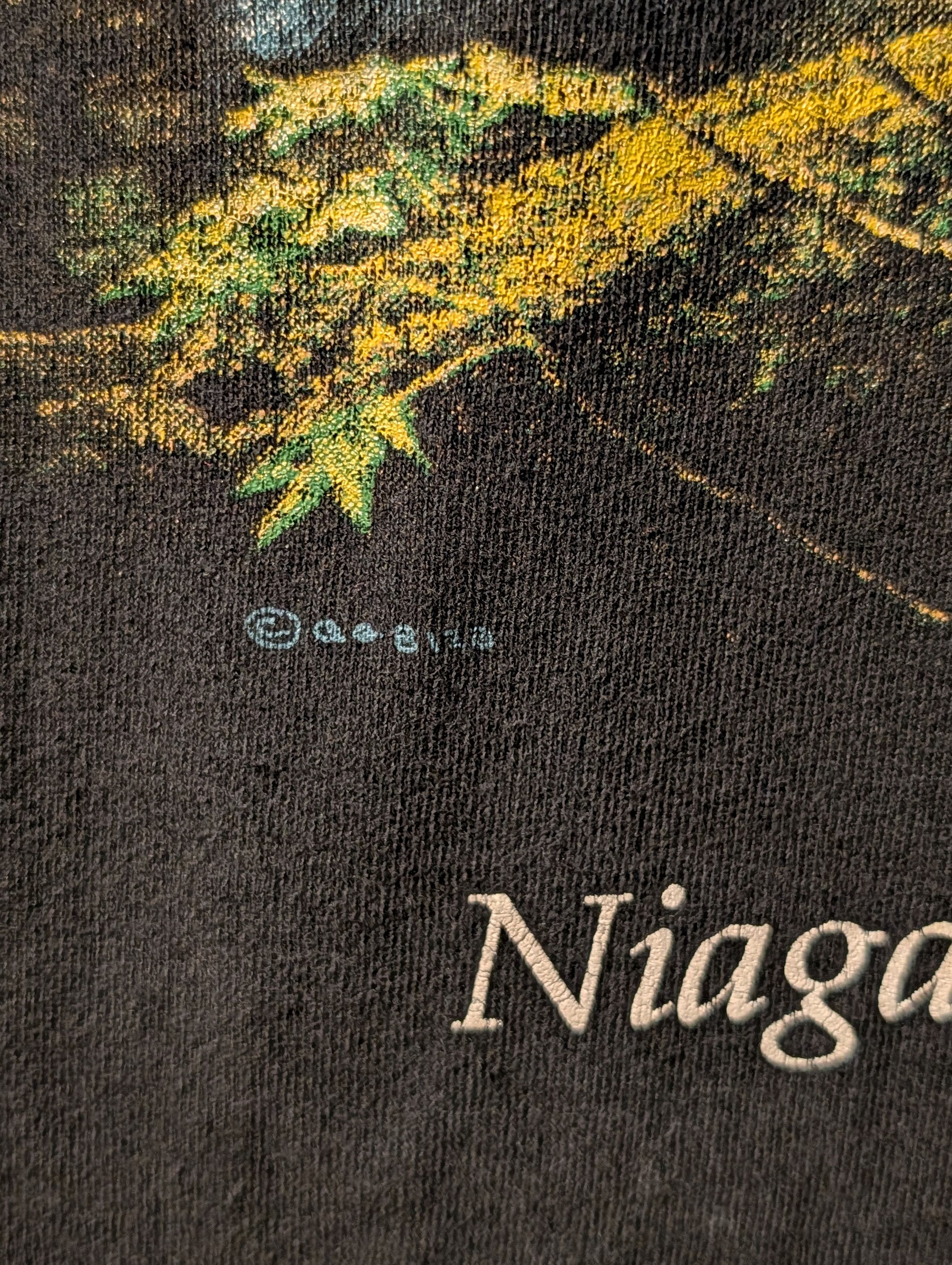 Arts & Science Niagara Falls Canada Black Bear Vintage Canada T-Shirt Size US XXL / EU 58 / 5 - 3 Thumbnail