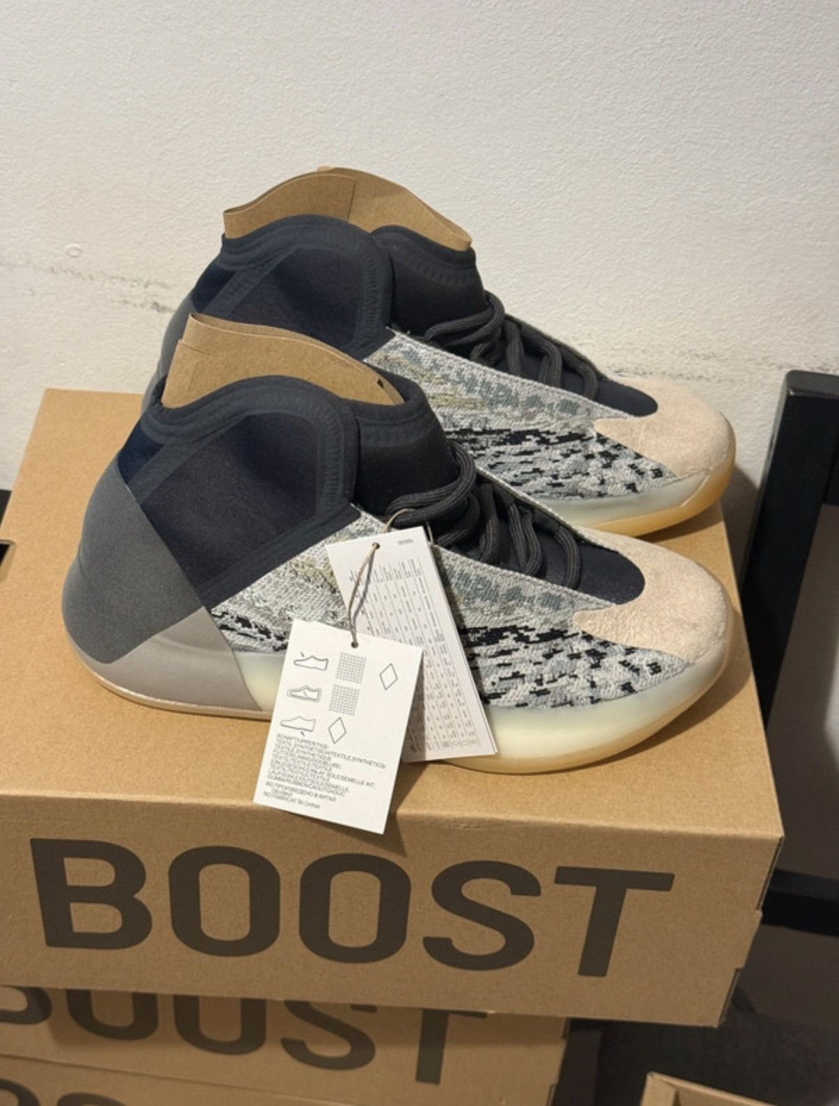Yeezy adidas Yeezy QNTM Sea Teal Size US 7 / EU 40 - 1 Thumbnail