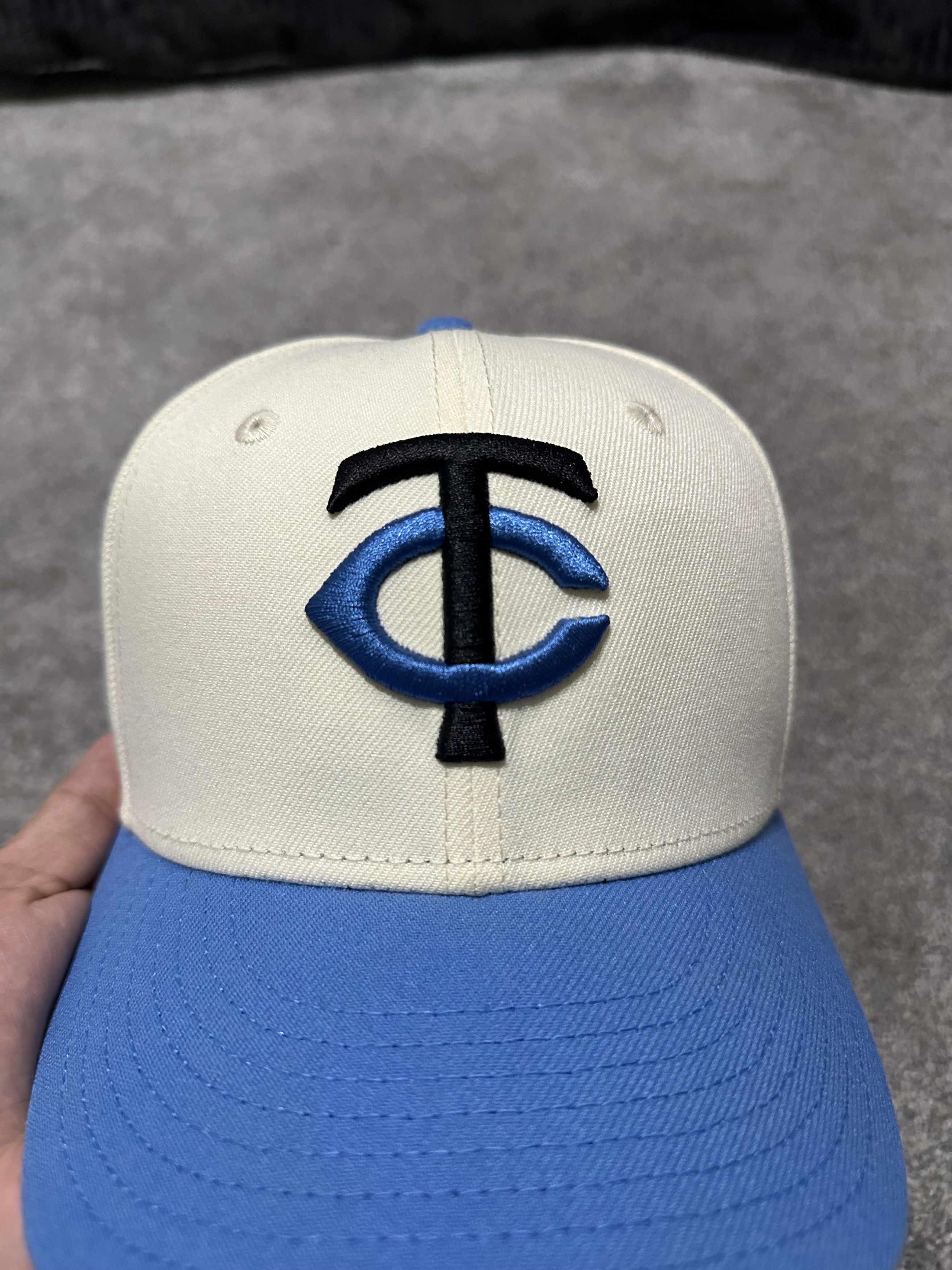 New Era Minnesota Twins “TC” Logo Cream/Blue Fitted – Size 7 1/4 Size ONE SIZE - 2 Thumbnail