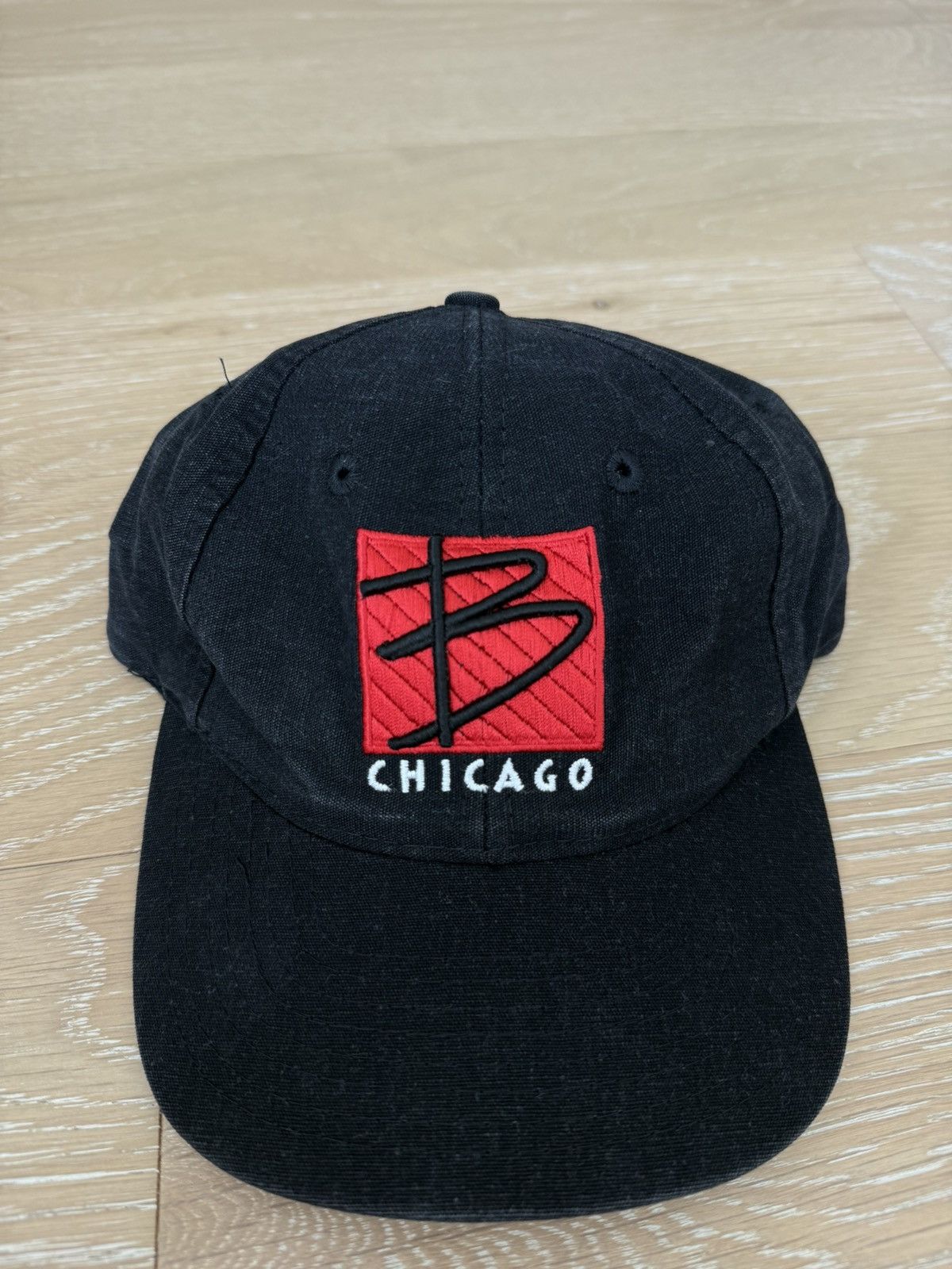 NHL Vintage Chicago Blackhawks NHL Hat Size ONE SIZE - 1 Thumbnail