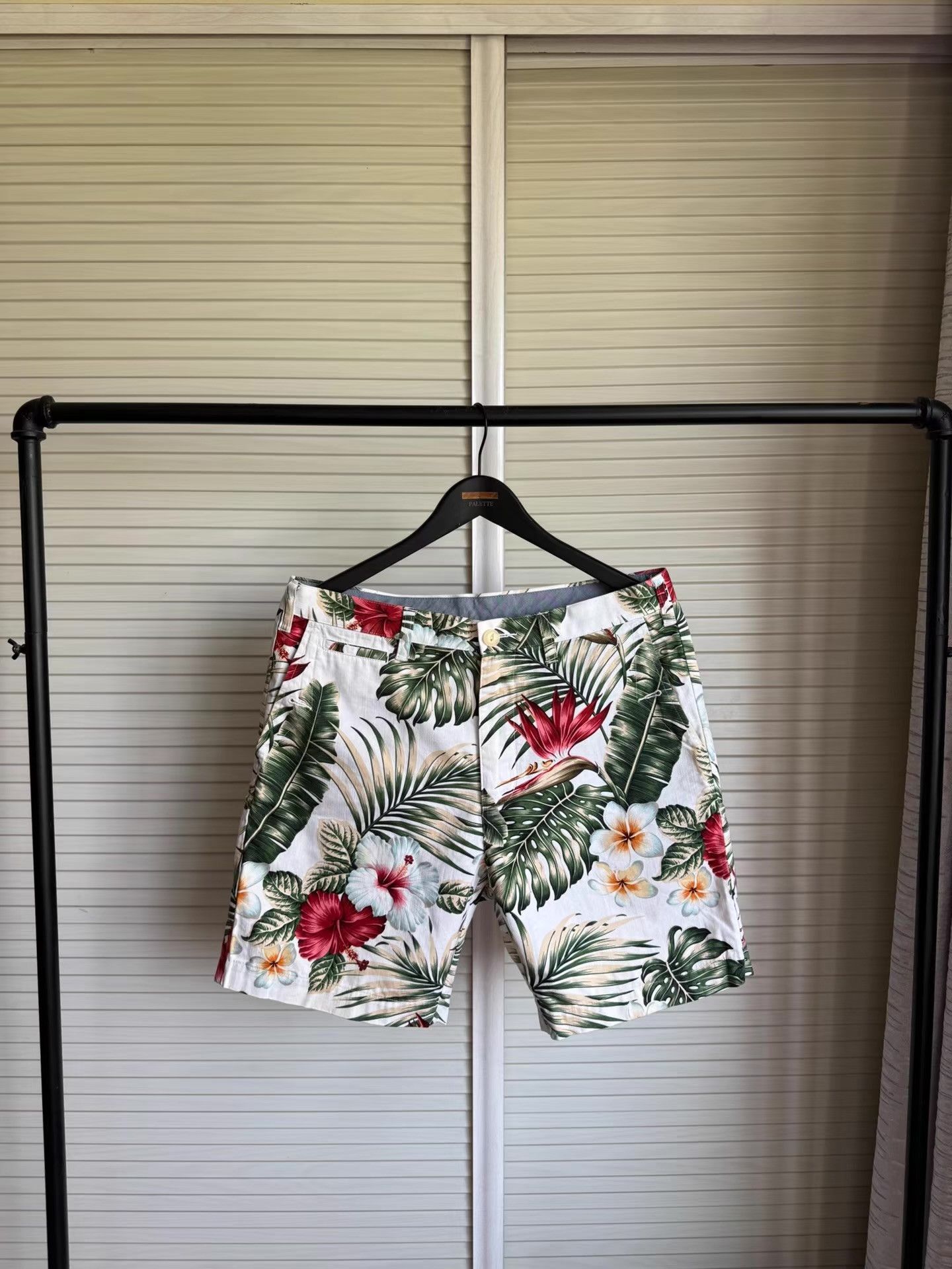 Vintage Vintage Floral Cargo Shorts Q17 Size US 36 / EU 52 - 1 Thumbnail