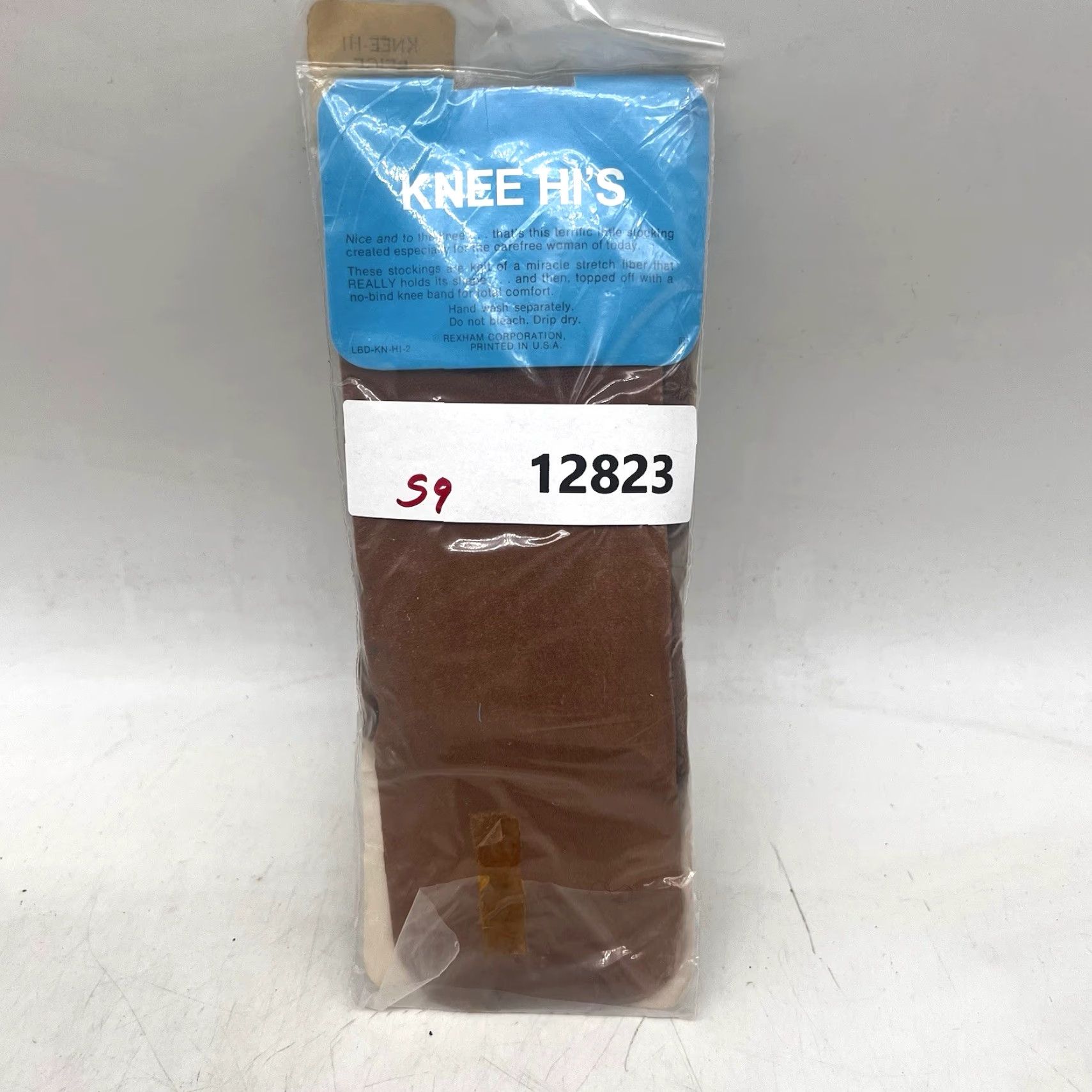 Vintage VINTAGE 1960s Knee Hi Nylons Hosiery Beige 4 Pair Regular Size 8.5-11 Womens Size ONE SIZE - 5 Thumbnail