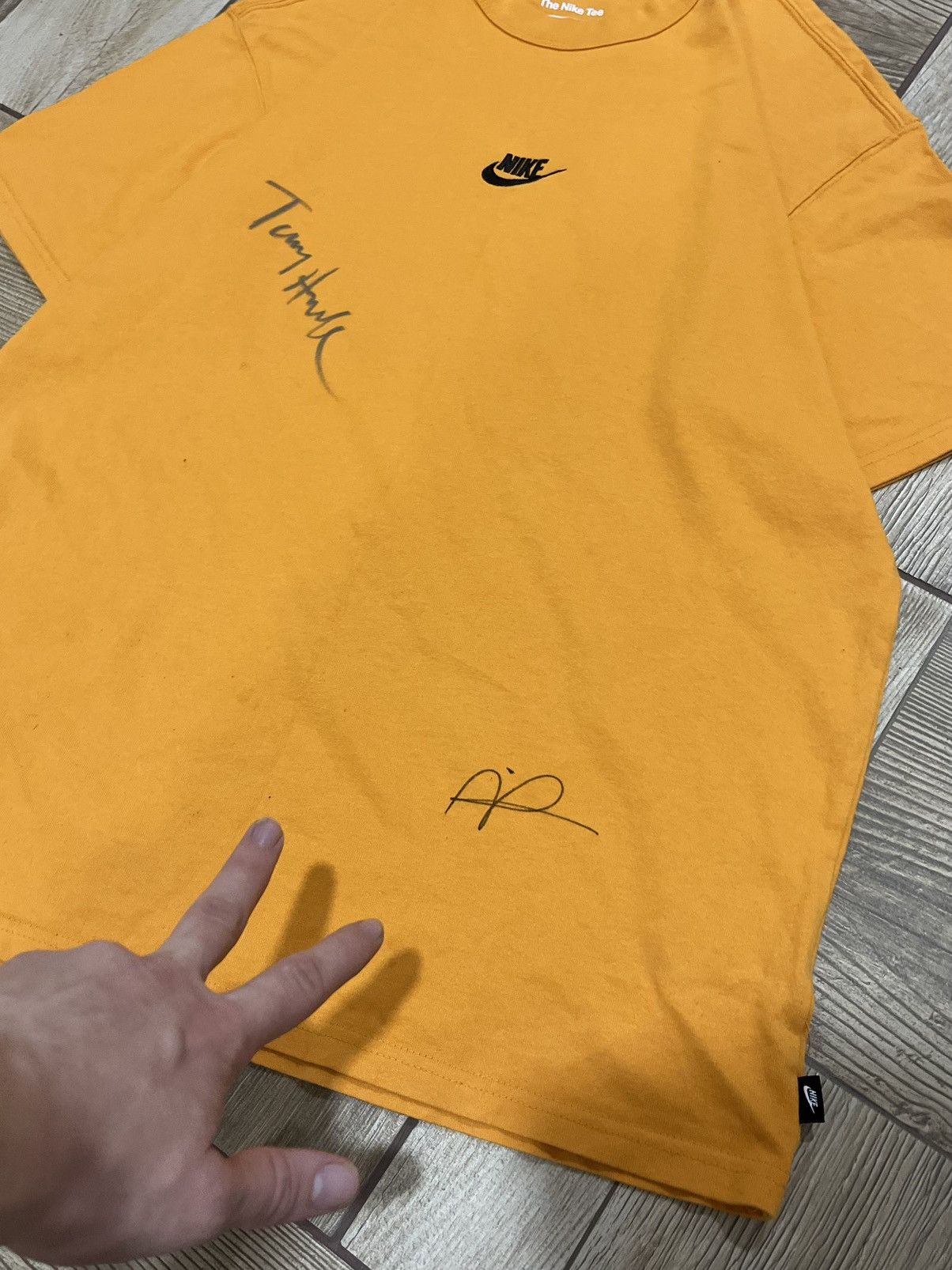 Nike Nike Tee — Golden Yellow Size US L / EU 52-54 / 3 - 5 Thumbnail