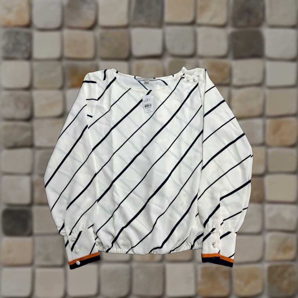 Loft Loft Blouse White Stripe Long Sleeve Round Neck Button Snapped Casual Womens XS-XXS Lightweight Preppy Modern 2XS Size XXS / US 00 / IT 34 - 1 Thumbnail
