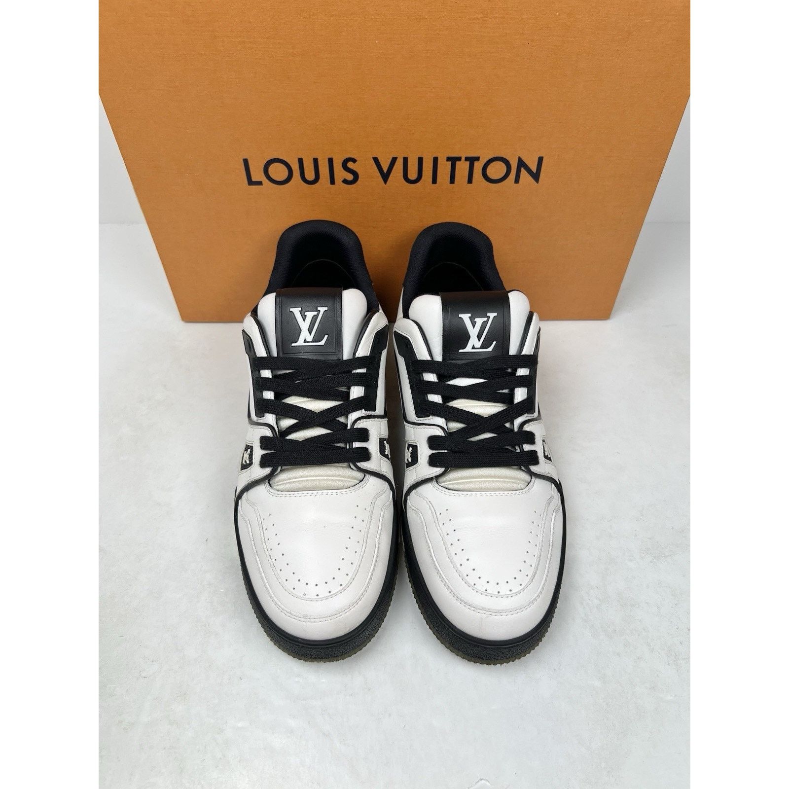 Louis Vuitton Size 6.5LV/7.5US - Louis Vuitton Trainer White Size US 7.5 / EU 40-41 - 3 Thumbnail