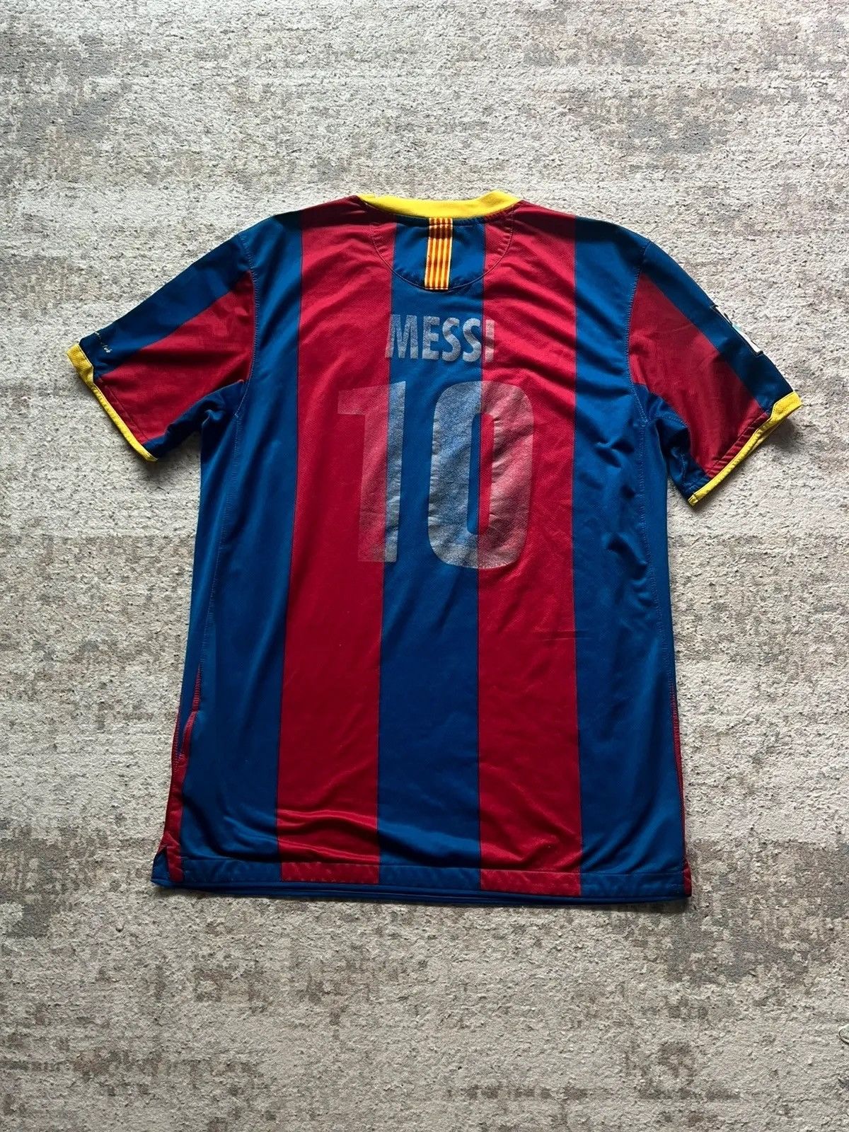 Nike Nike Messi #10 Made in Thailand 2010 Rare T-Shirt Dri-Fit Size US M / EU 48-50 / 2 - 9 Thumbnail
