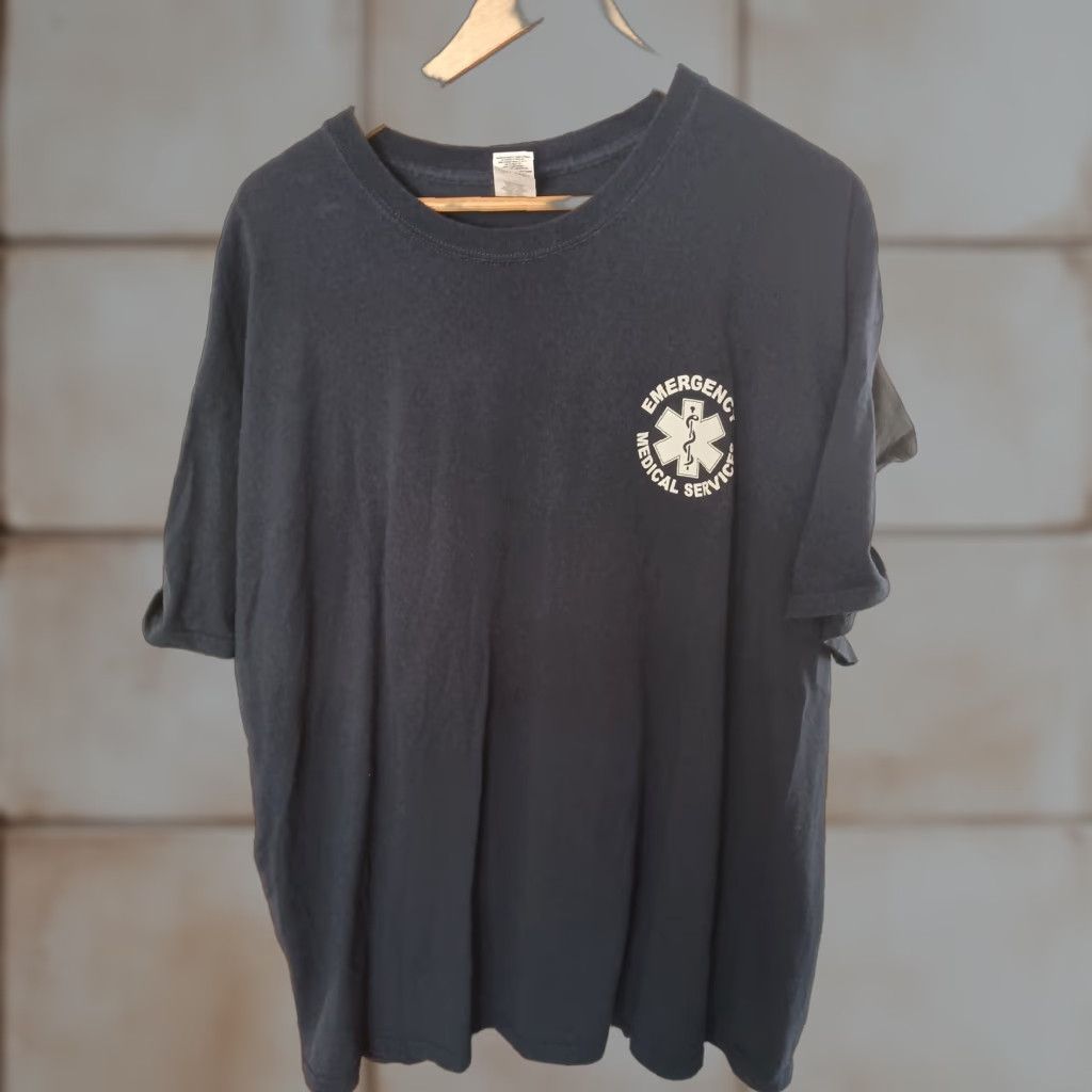 Gildan VINTAGE EMT Paramedic T-shirt Funny See You Naked EMS 2XL Mens Blue Gildan Stock 2XL EMS Funny See You Naked Size US XXL / EU 58 / 5 - 1 Thumbnail
