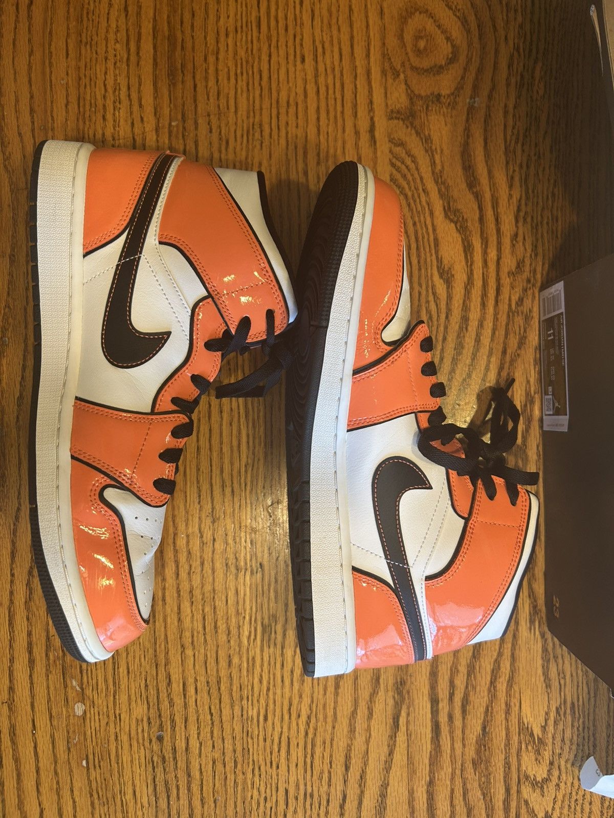 Jordan Brand Air Jordan 1 Mid Se Size US 11 / EU 44 - 4 Thumbnail
