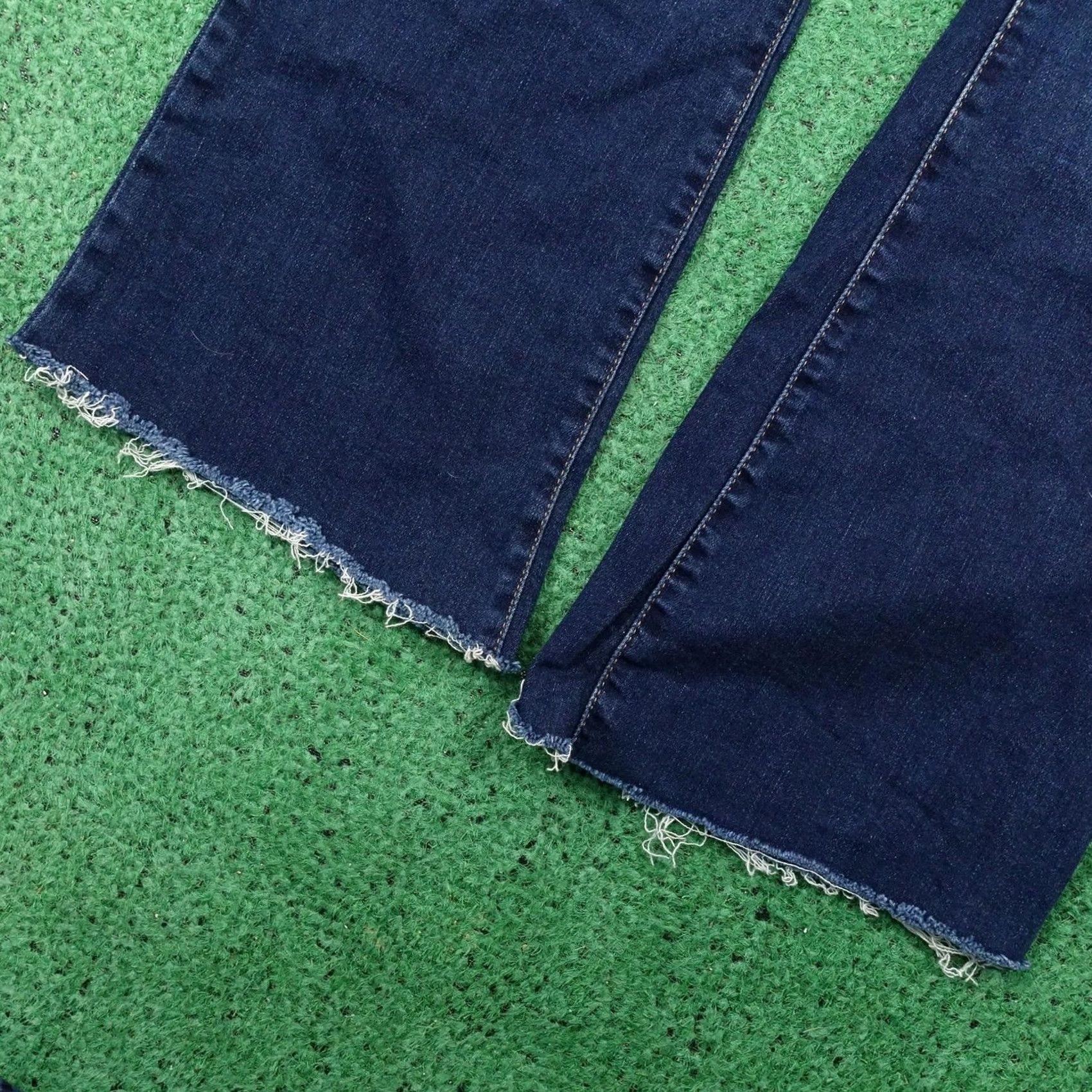 Banana Republic Banana Republic Jeans Womens 33/16 Tall Blue Bootcut Dark Wash 36x31 Denim Jeans Pants Bootcut Womens 5-Pocket Size 38" / US 16 / IT 52 - 3 Thumbnail