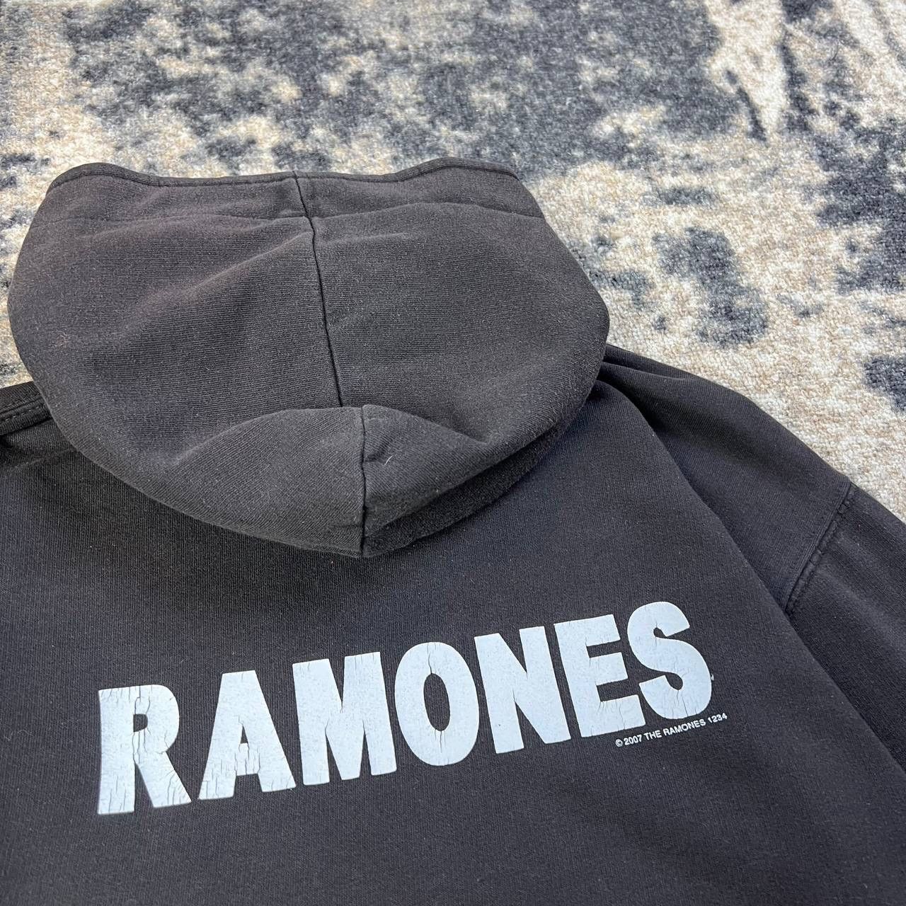 Band Tees Ramones Big Logo Vintage Y2K Distressed Rock Band Hoodie Size US M / EU 48-50 / 2 - 10 Thumbnail