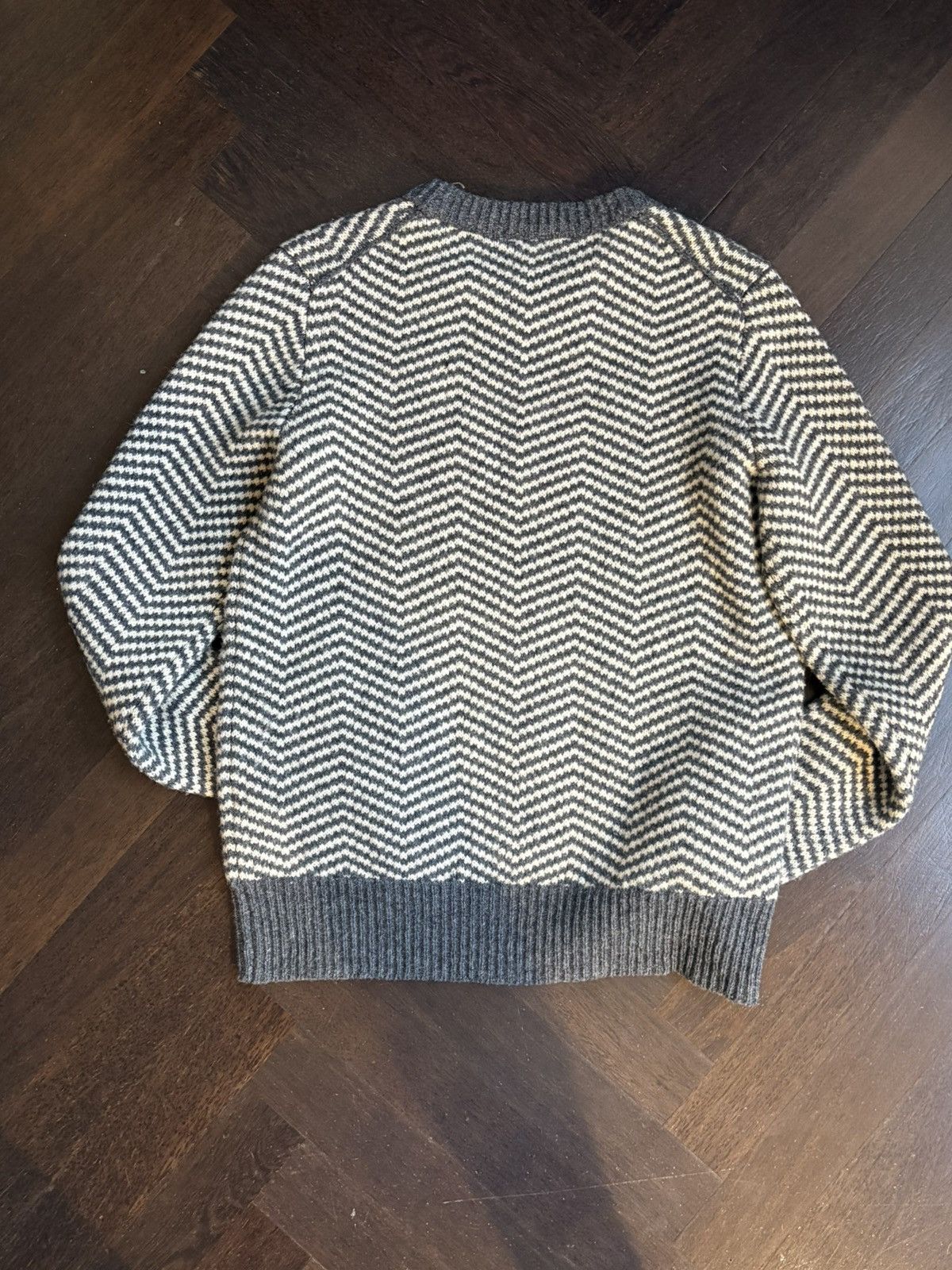 Acne Studios Acne Studios Chevron-intarsia Sweater White/grey Size US S / EU 44-46 / 1 - 2 Thumbnail