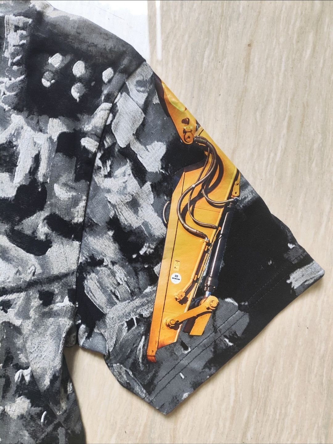 Hood By Air HBA SS16 Graffiti Excavator Arm T-shirt Size US L / EU 52-54 / 3 - 4 Thumbnail