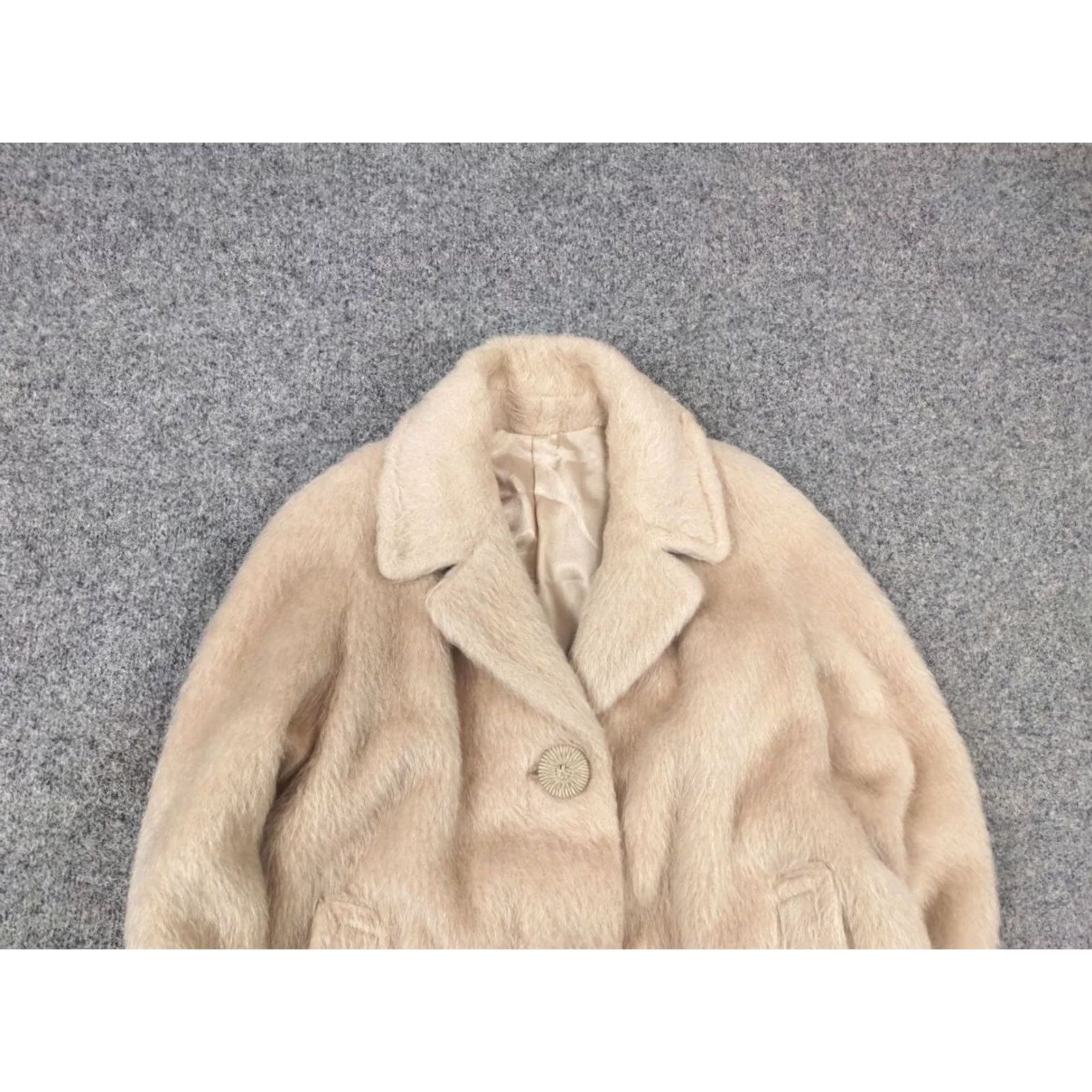 Vintage VINTAGE Luxury Mohair Beige Coat Jacket - 1950s/60s Mod GoGo Mink Fur Buttons - Size M/L - UK ORIGINAL Size M / US 6-8 / IT 42-44 - 4 Thumbnail
