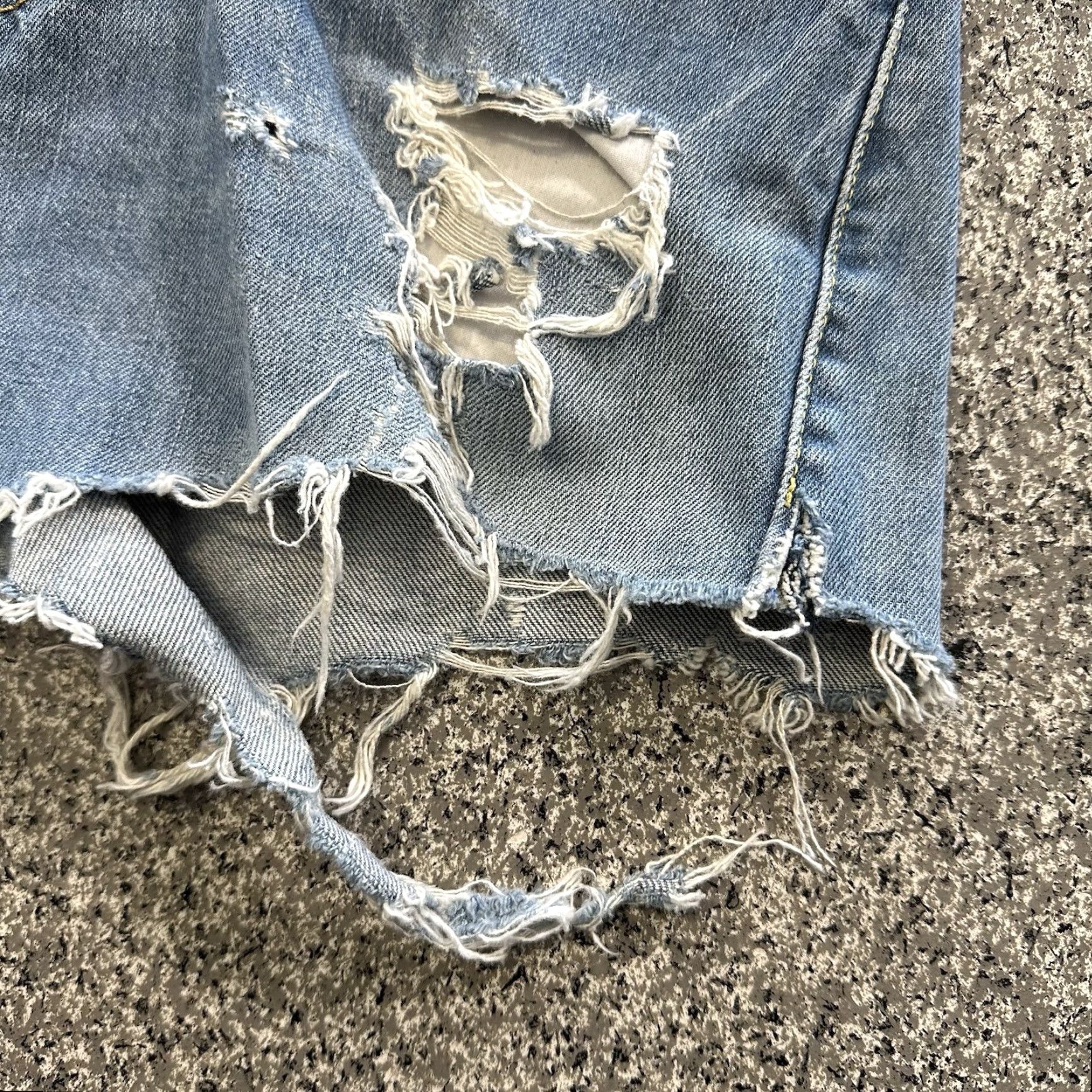 Levi's Levi's 501 Jeans Shorts Womens 6 Distressed 3 in Inseam Blue Cotton Denim Cut-Off Pockets Casual Size 28" / US 6 / IT 42 - 2 Thumbnail