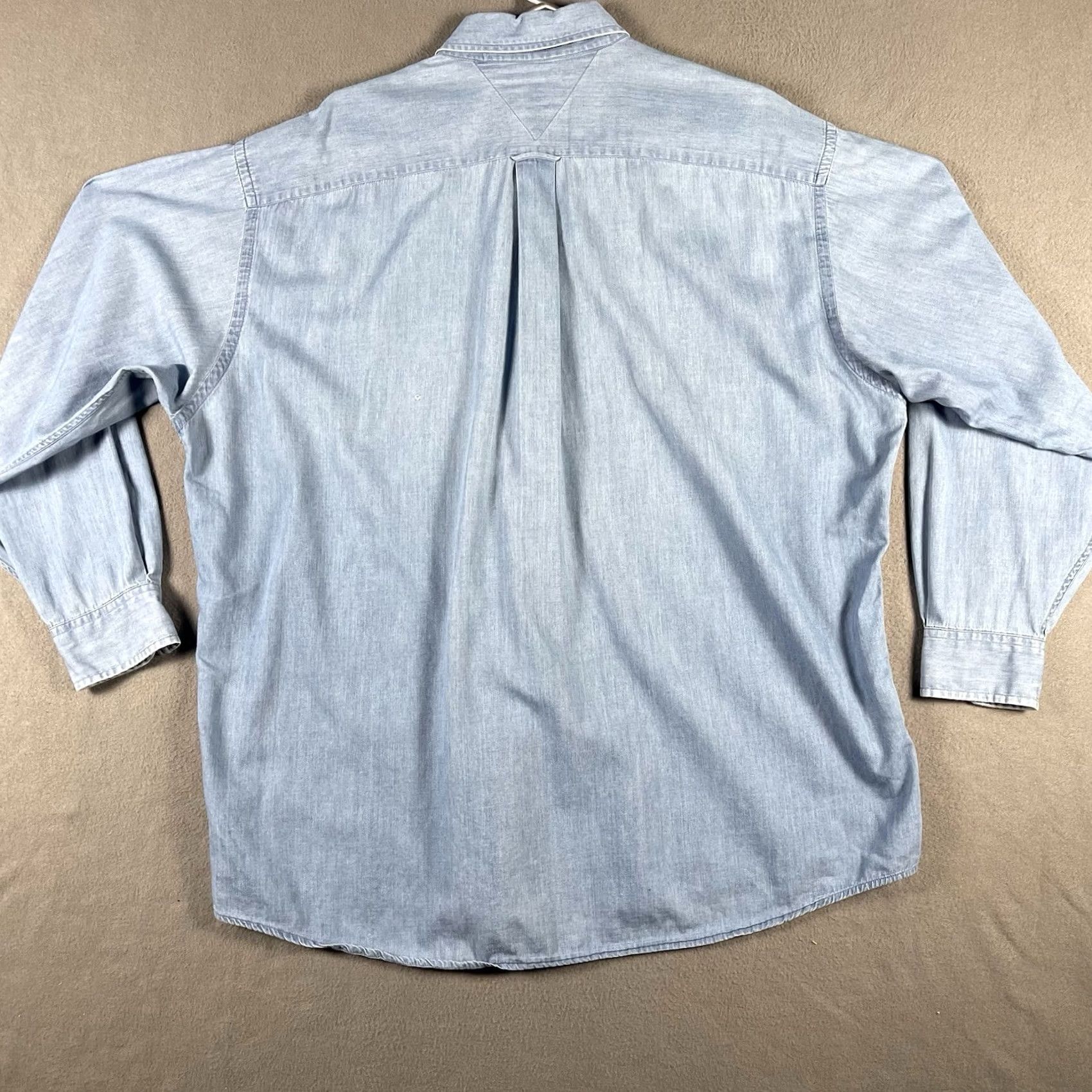 Tommy Hilfiger VINTAGE Tommy Hilfiger Shirt 17-35 Light Blue Long Sleeve Preppy Crest VTG Link Size US XL / EU 56 / 4 - 5 Thumbnail