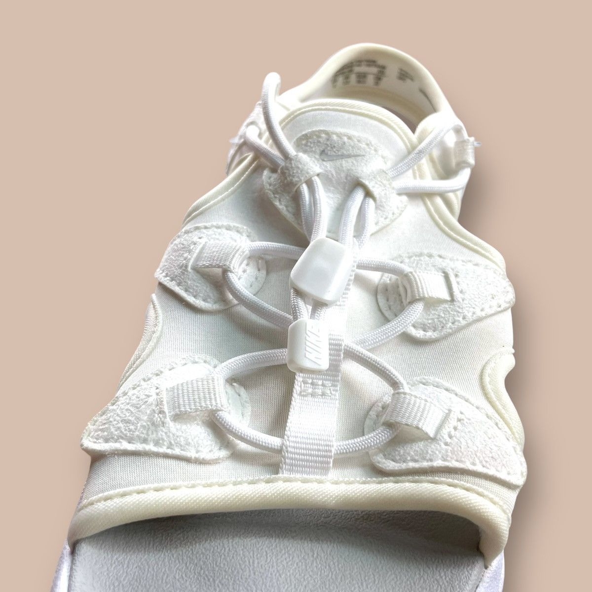 Nike Nike Air Max Koko Sandal Triple White Size US 5 / EU 37 - 13 Thumbnail