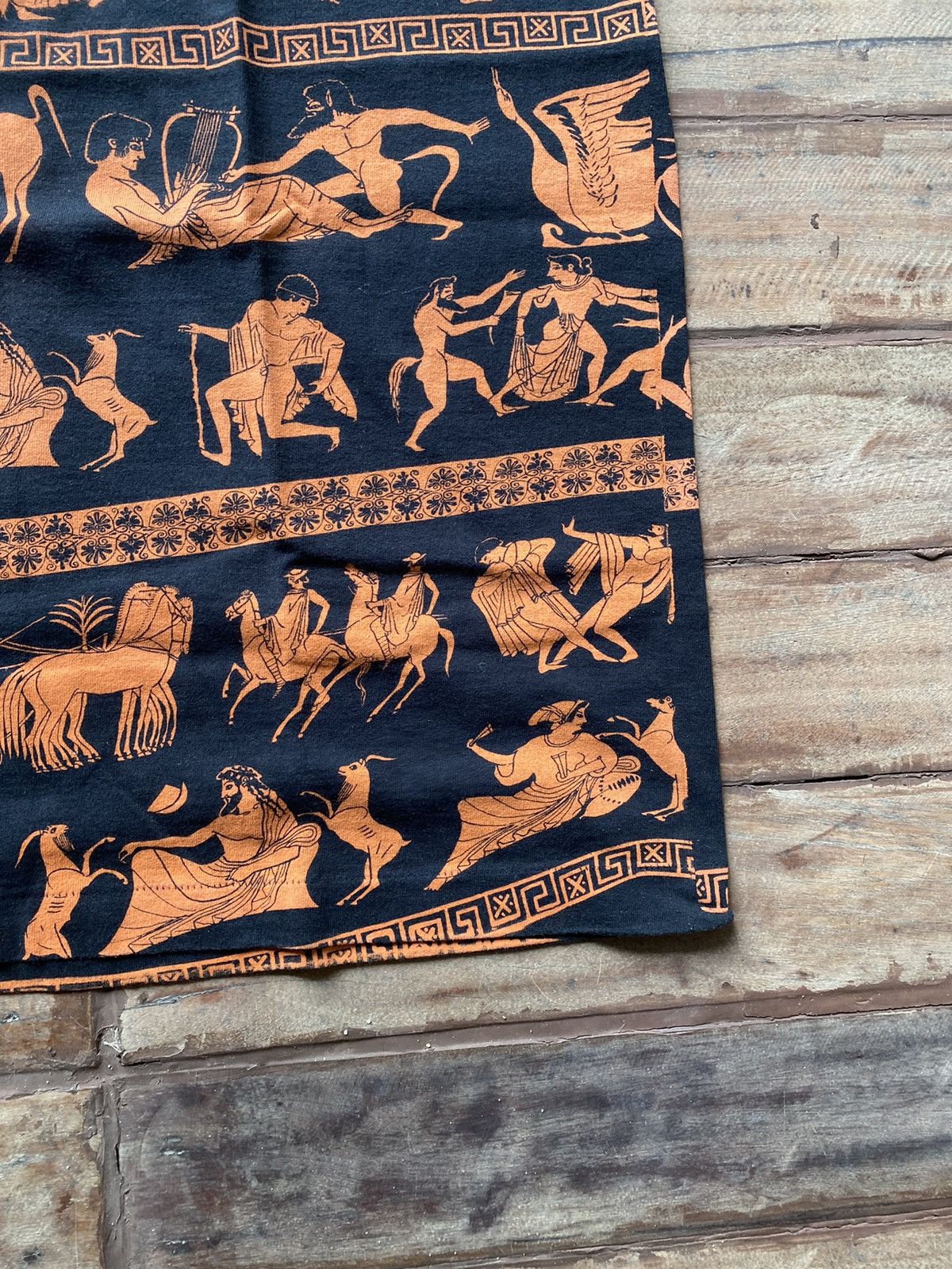 Vintage Vintage 1990s Egyptian Hieroglyphics T Shirts Size US XL / EU 56 / 4 - 4 Thumbnail