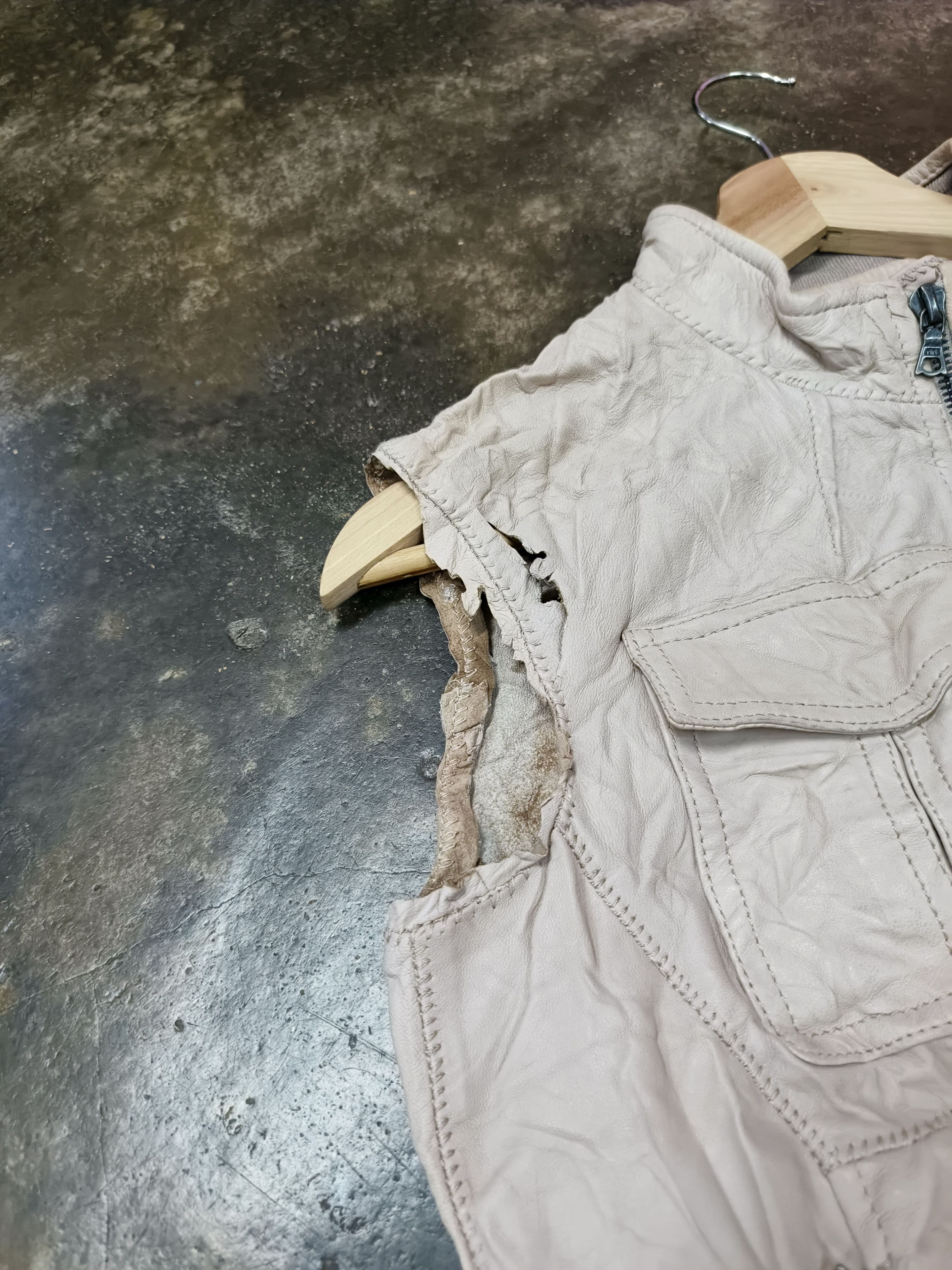 Neil Barrett Neil Barrett Distressed Leather Jacket Size S / US 4 / IT 40 - 4 Thumbnail