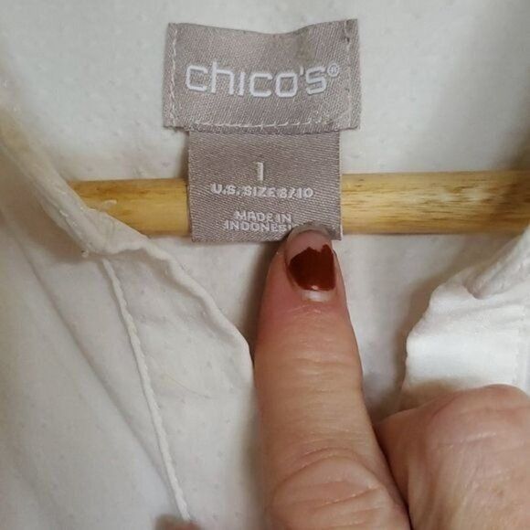 Vintage Chico's Embellished Vneck Button Down Long Sleeve Sz 1 (M) B Size M / US 6-8 / IT 42-44 - 3 Thumbnail
