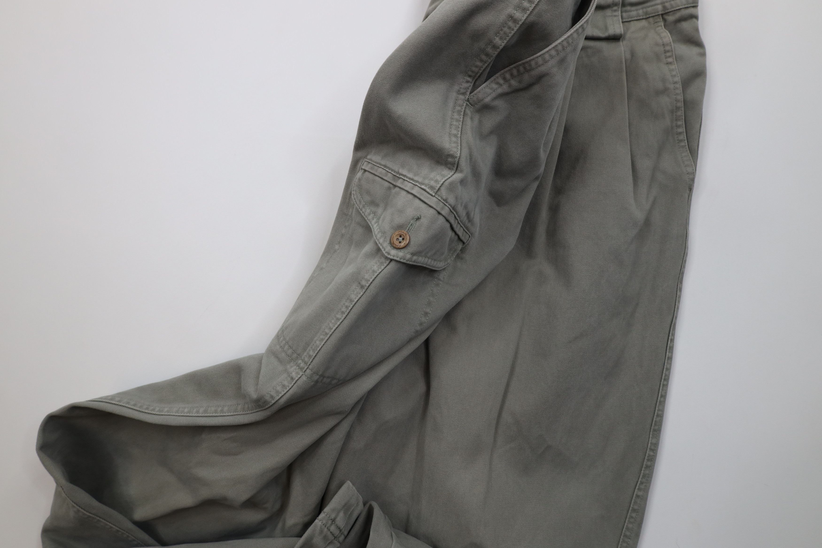 Eddie Bauer Vintage 90s Eddie Bauer Stonewash Heavy Cargo Trekking Pants Size 40" / US 18 - 6 Thumbnail