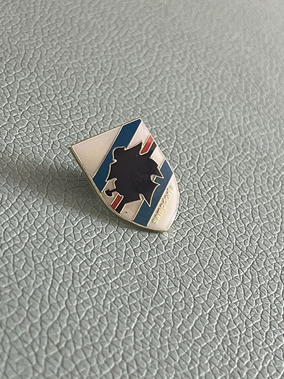 Vintage Sampdoria logo vintage pin Size ONE SIZE - 2 Thumbnail