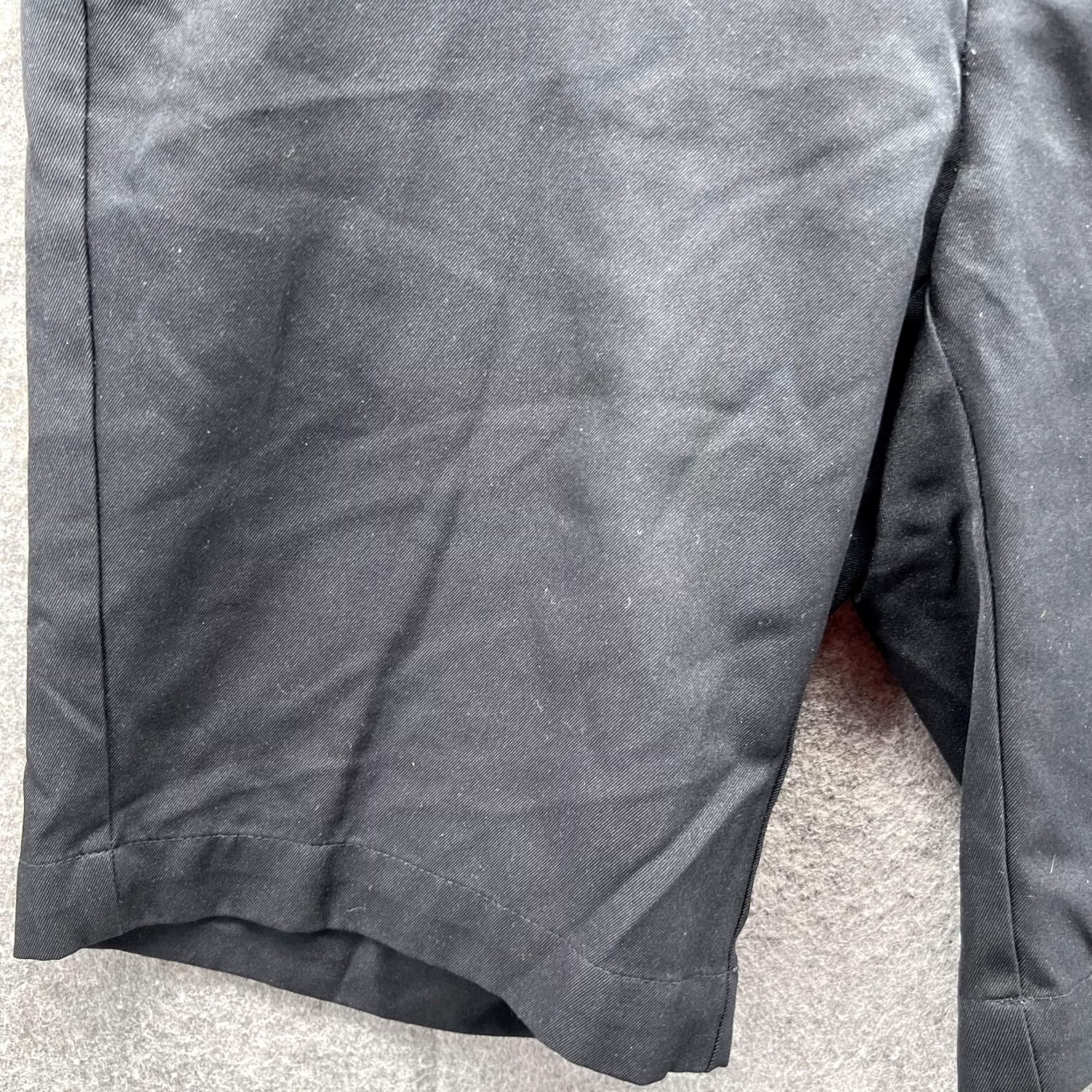 Vintage Greg Norman Shorts Men 30 Black Chino Flat Front Polyester Casual Golf Shirt? Size US 30 / EU 46 - 4 Thumbnail