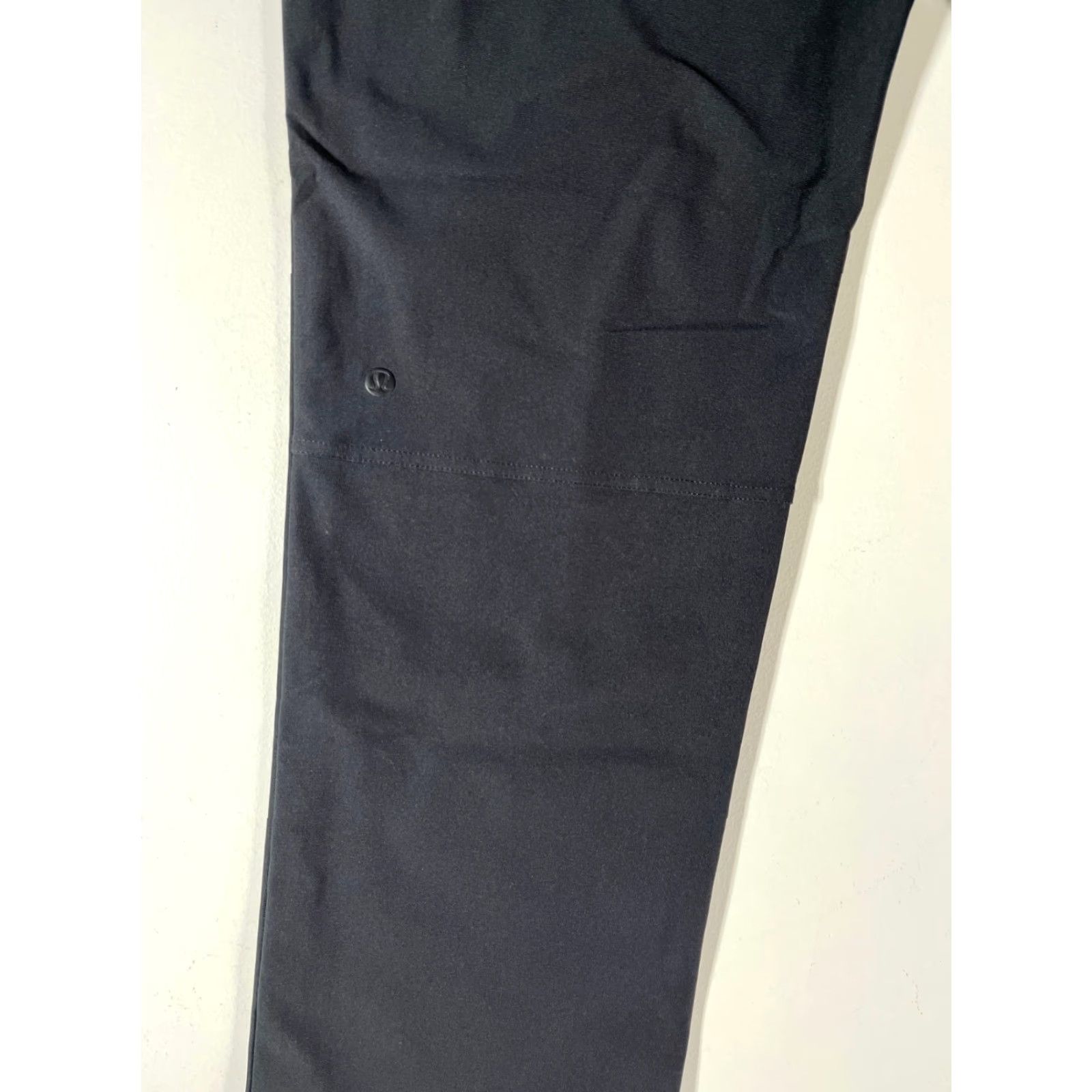 Lululemon Lululemon Men's ABC Pants Black 38x31 Chino Straight Belt Loops 10-12 Mid Rise Casual Designed City Preppy Pants Mens Black ABC Model Vintage? Size US 38 / EU 54 - 7 Thumbnail
